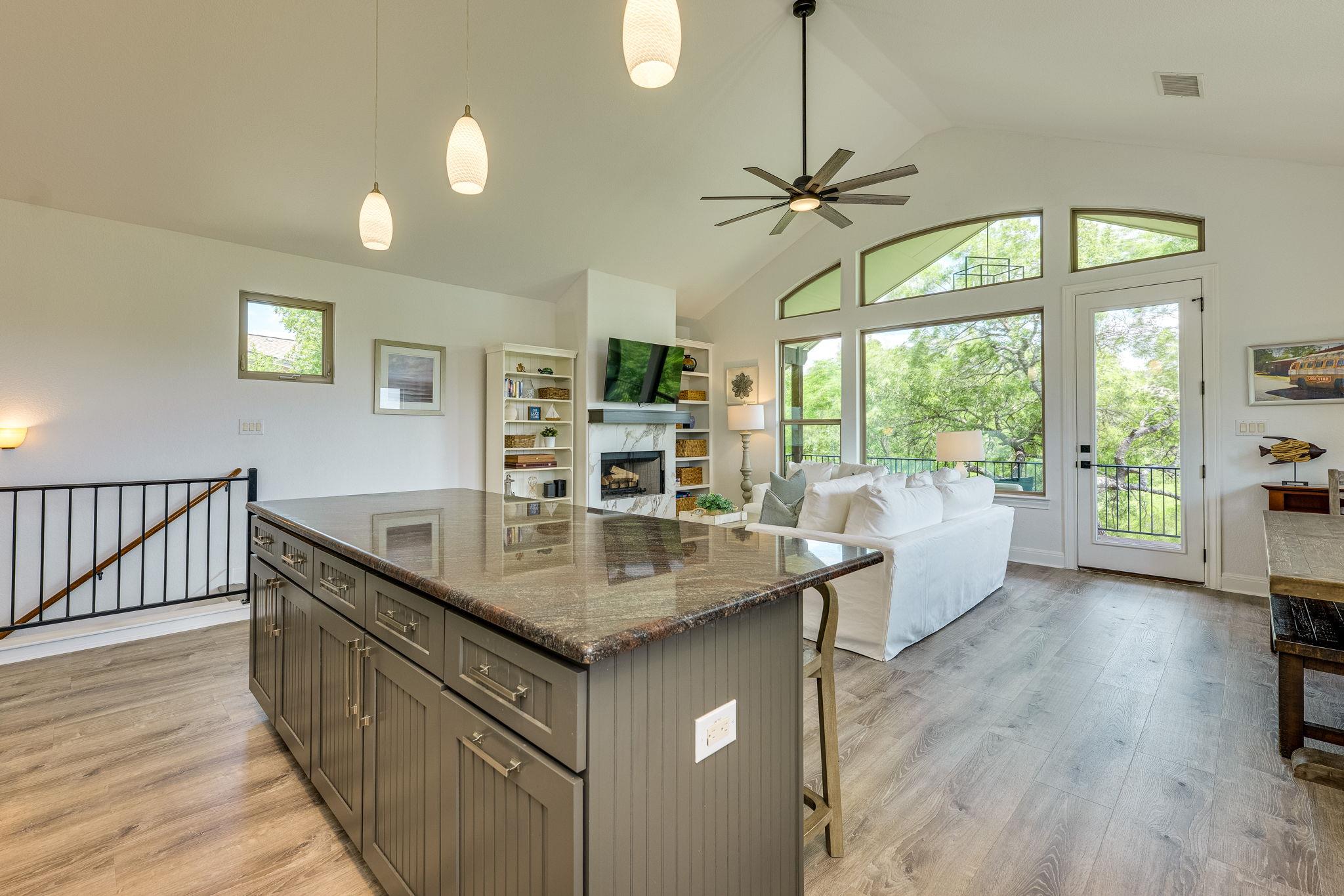 433 Venture Blvd S, Point Venture, TX 78645