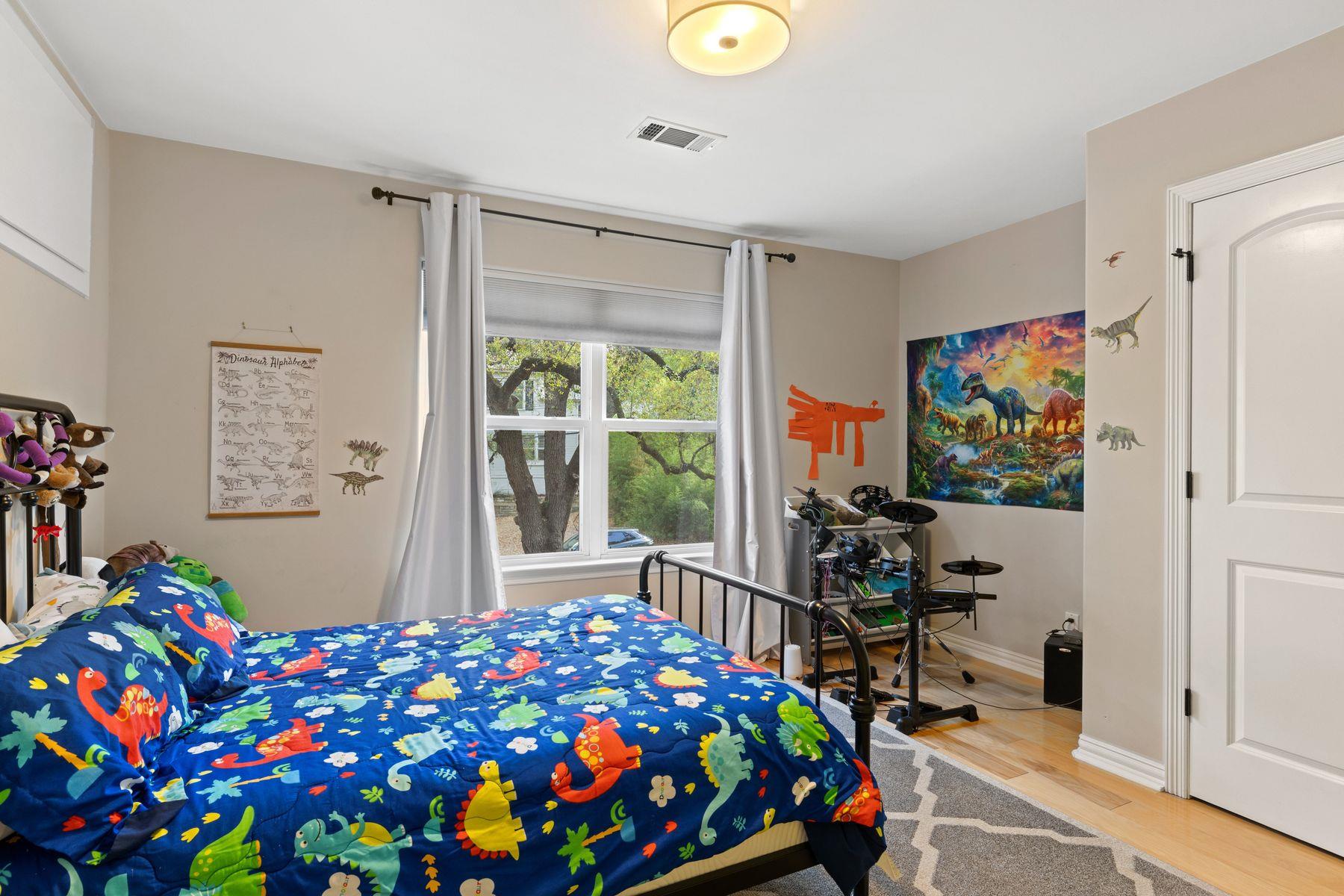 1006 Avondale Rd, Austin, TX 78704