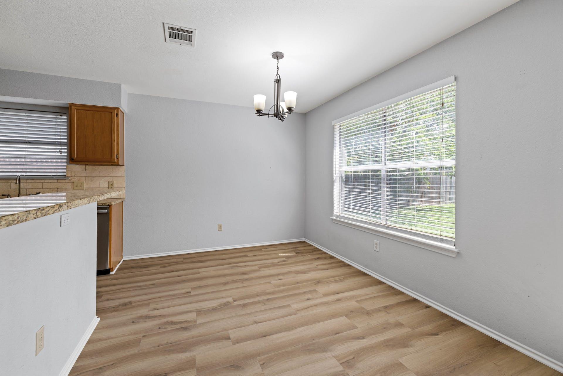 8413 Priest River Dr, Round Rock, TX 78681
