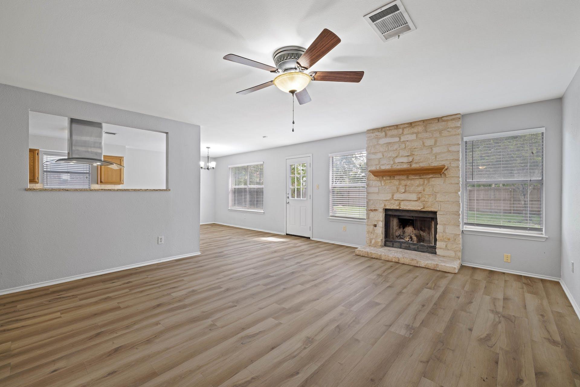 8413 Priest River Dr, Round Rock, TX 78681