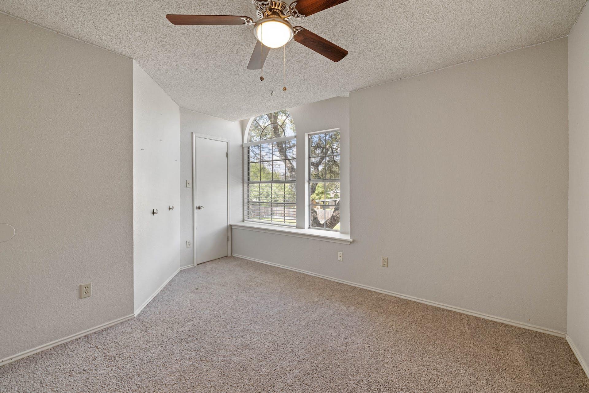 8413 Priest River Dr, Round Rock, TX 78681