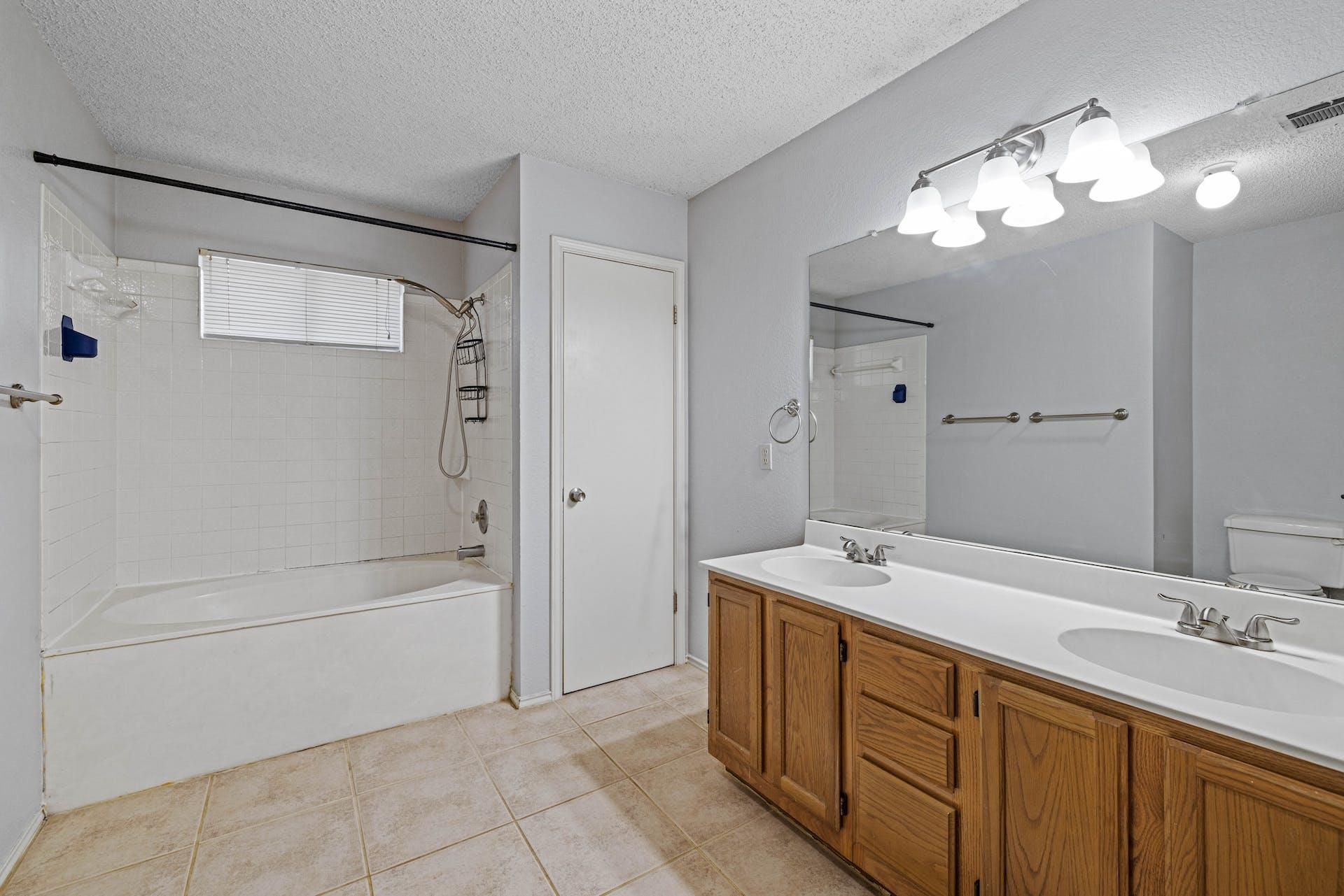 8413 Priest River Dr, Round Rock, TX 78681
