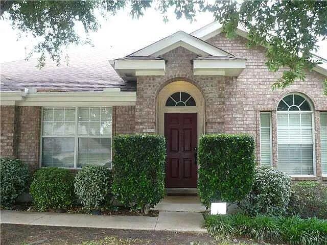 8102 Lerwick Ln, Round Rock, TX 78681