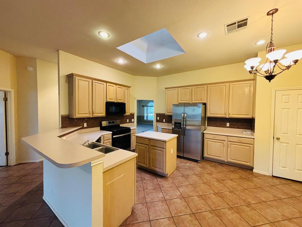 8102 Lerwick Ln, Round Rock, TX 78681
