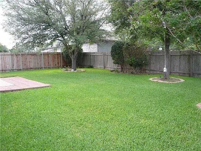 8102 Lerwick Ln, Round Rock, TX 78681