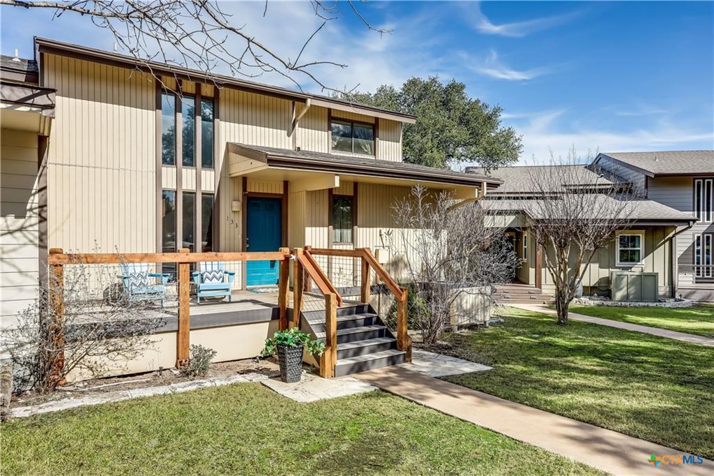 133 Comanche Pt, Point Venture, TX 78645