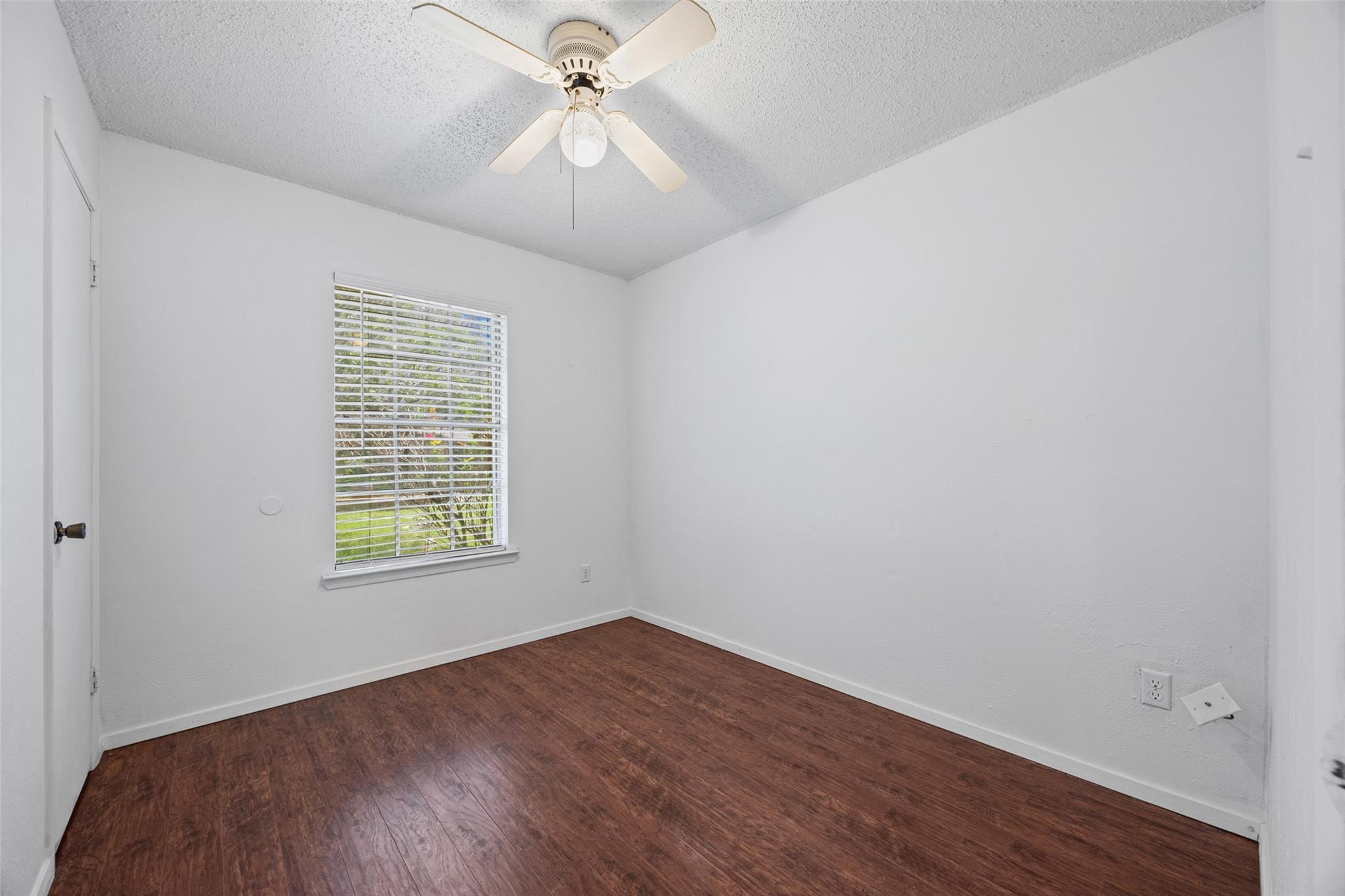 514 Yucca Dr, Round Rock, TX 78681