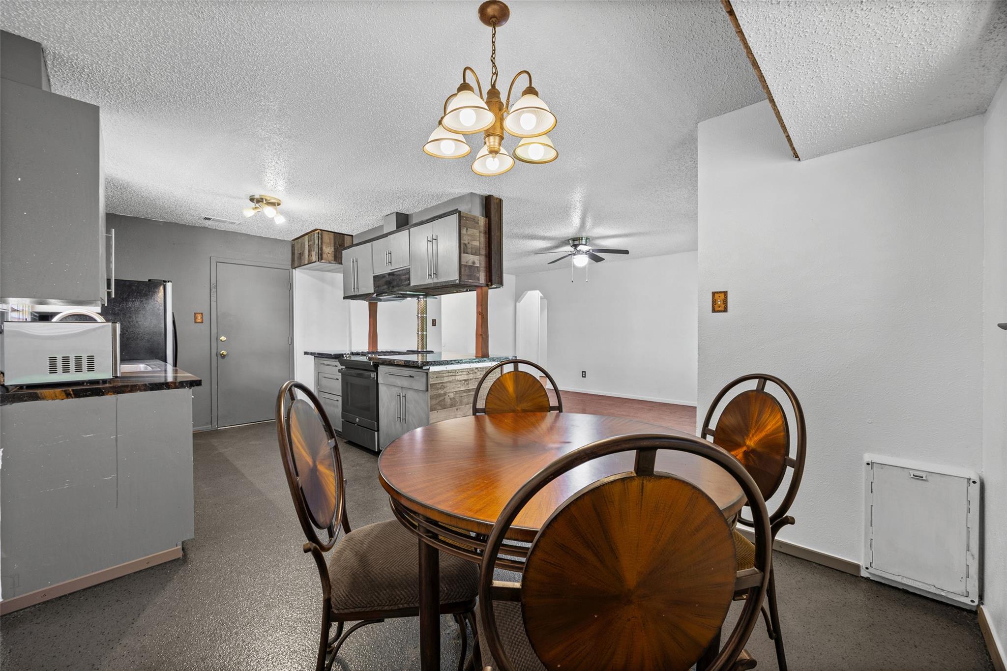 514 Yucca Dr, Round Rock, TX 78681