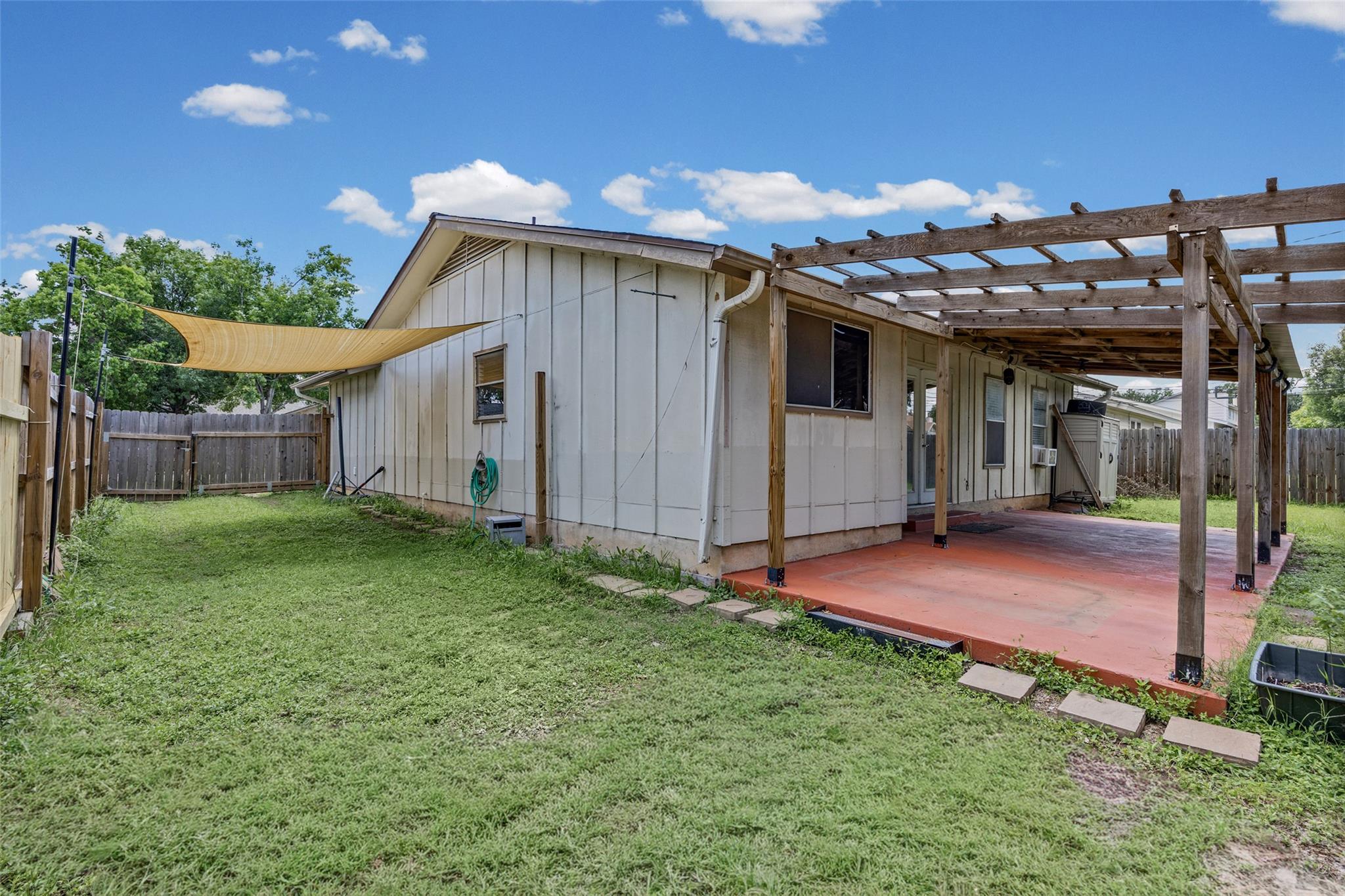514 Yucca Dr, Round Rock, TX 78681