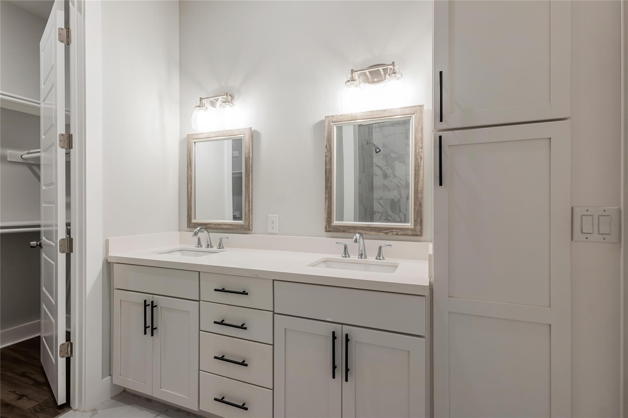 4507 E Martin Luther King Jr Blvd # 122, Austin, TX 78721