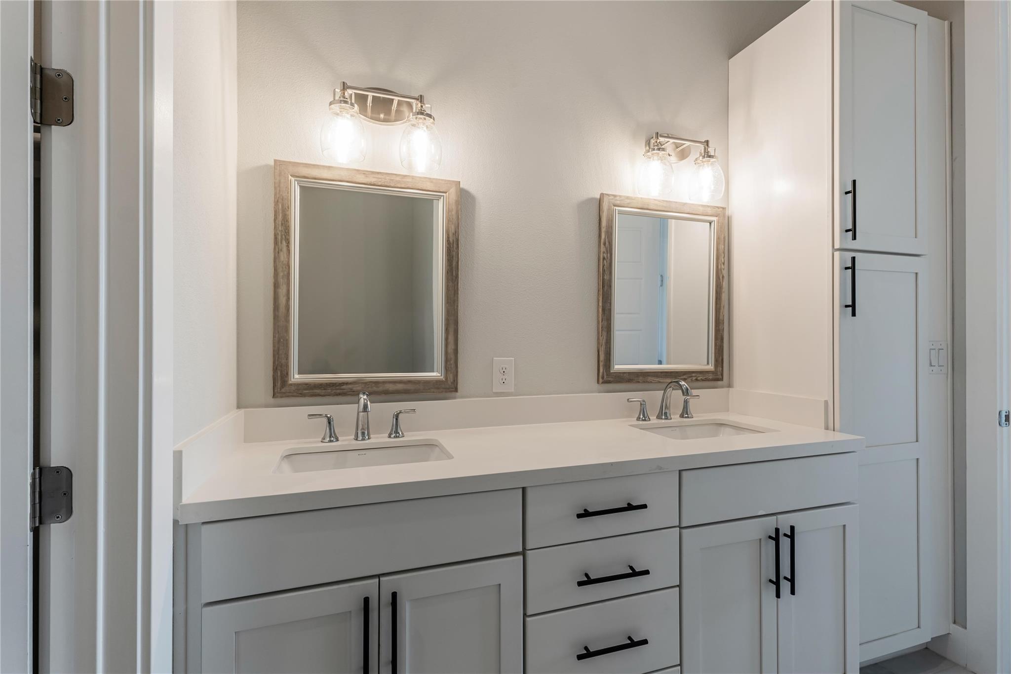 4507 E Martin Luther King Jr Blvd # 122, Austin, TX 78721