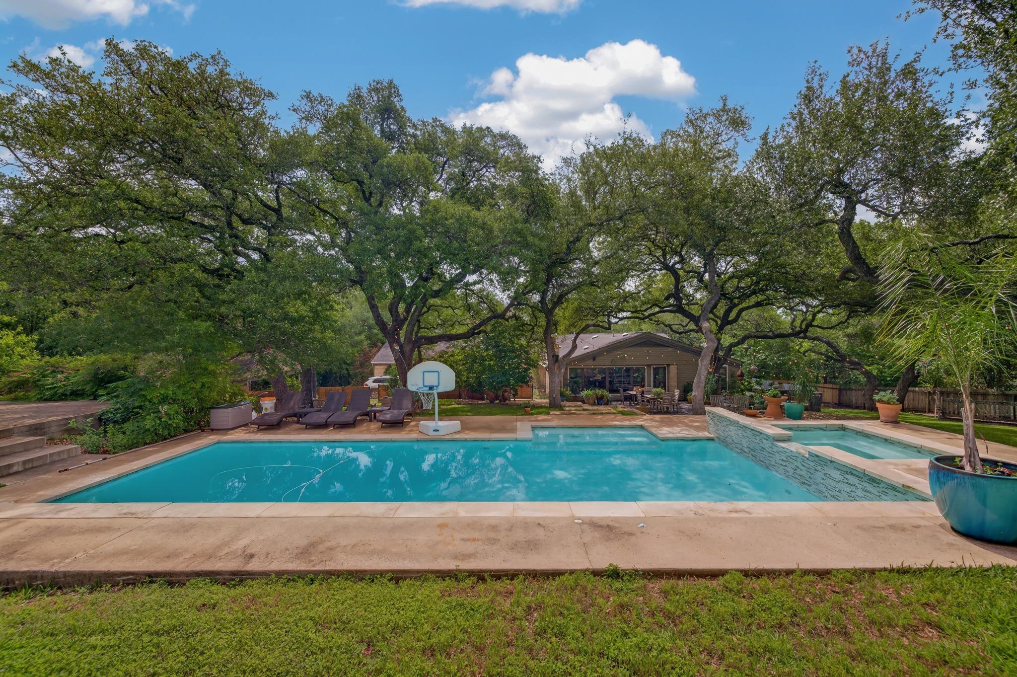 18 Sundown Pkwy, Austin, TX 78746