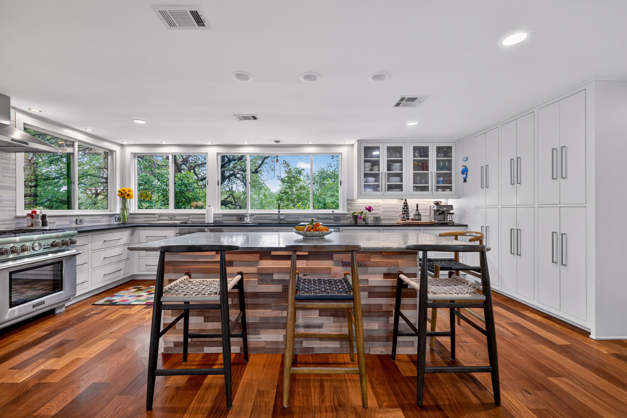 18 Sundown Pkwy, Austin, TX 78746