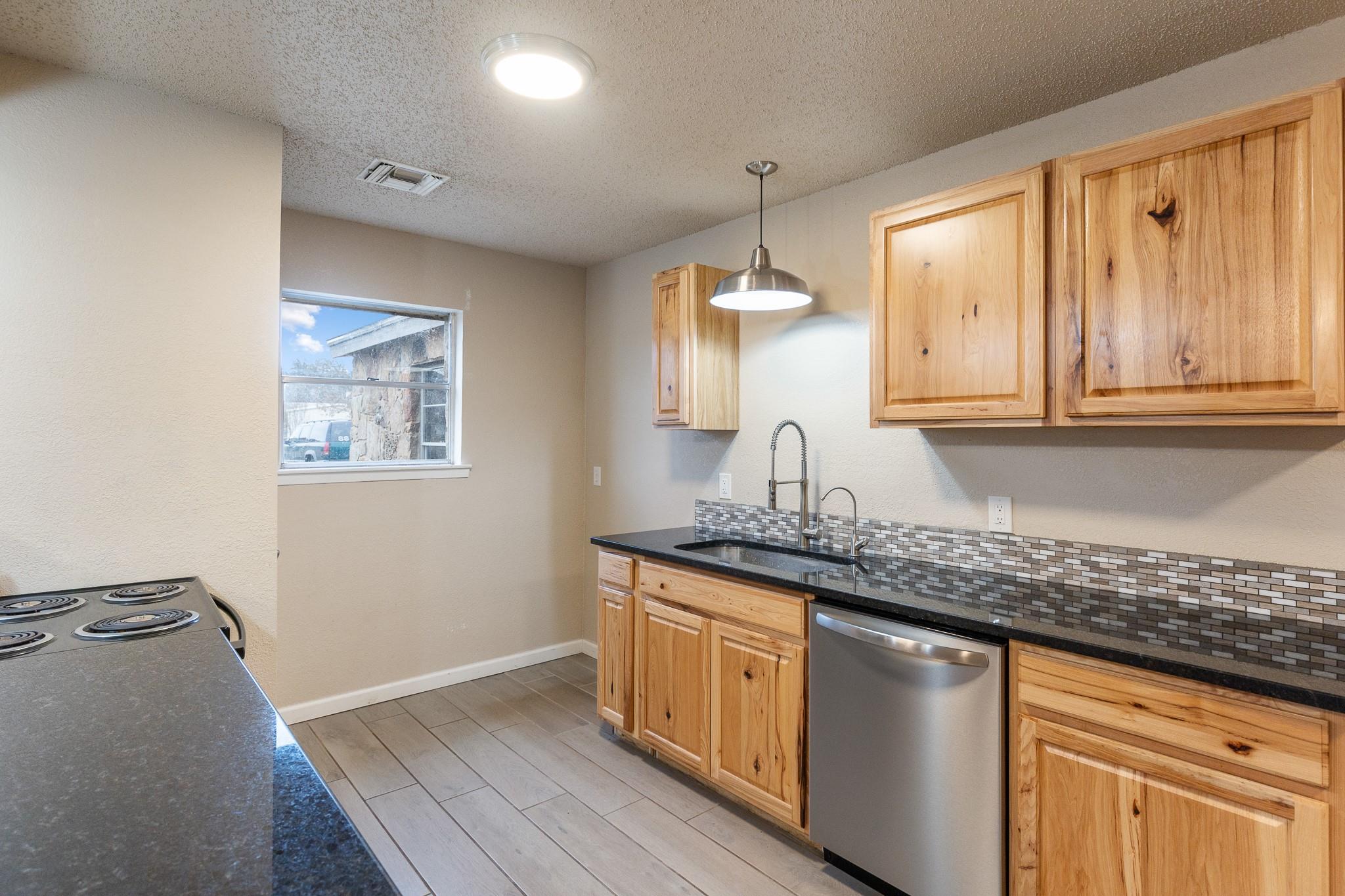 400 N River Oaks Dr, Burnet, TX 78611