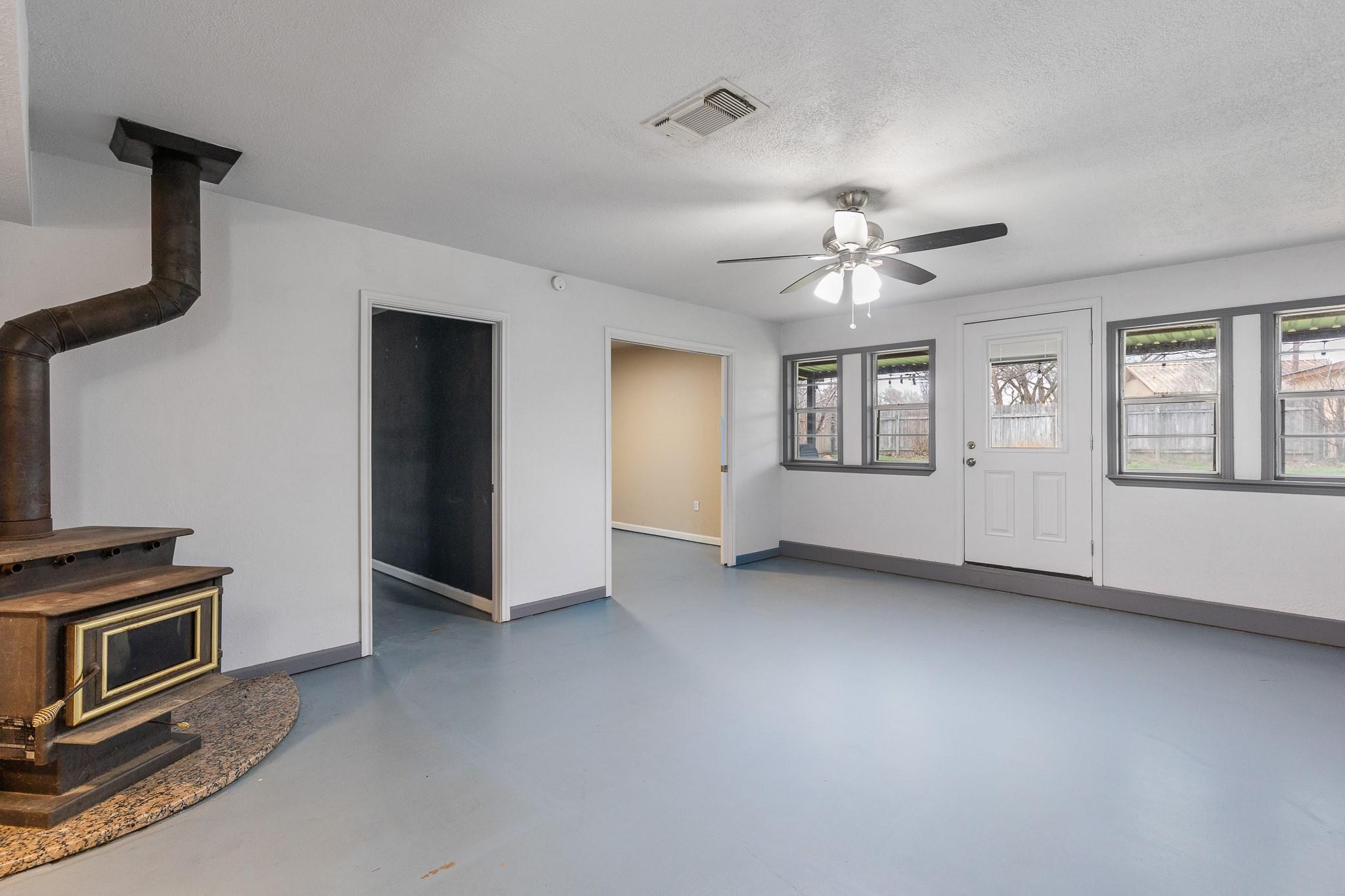 400 N River Oaks Dr, Burnet, TX 78611