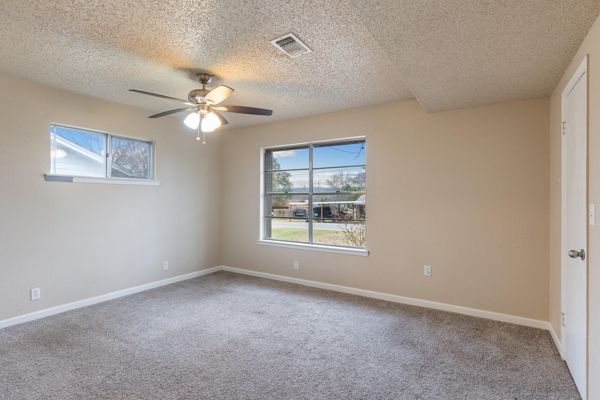 400 N River Oaks Dr, Burnet, TX 78611