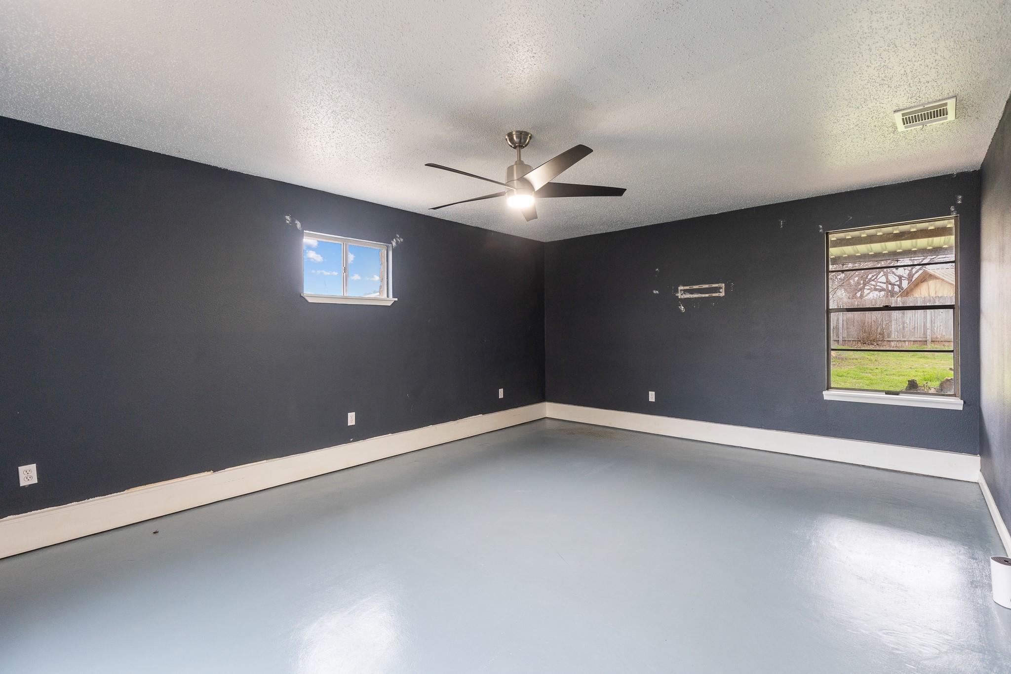 400 N River Oaks Dr, Burnet, TX 78611