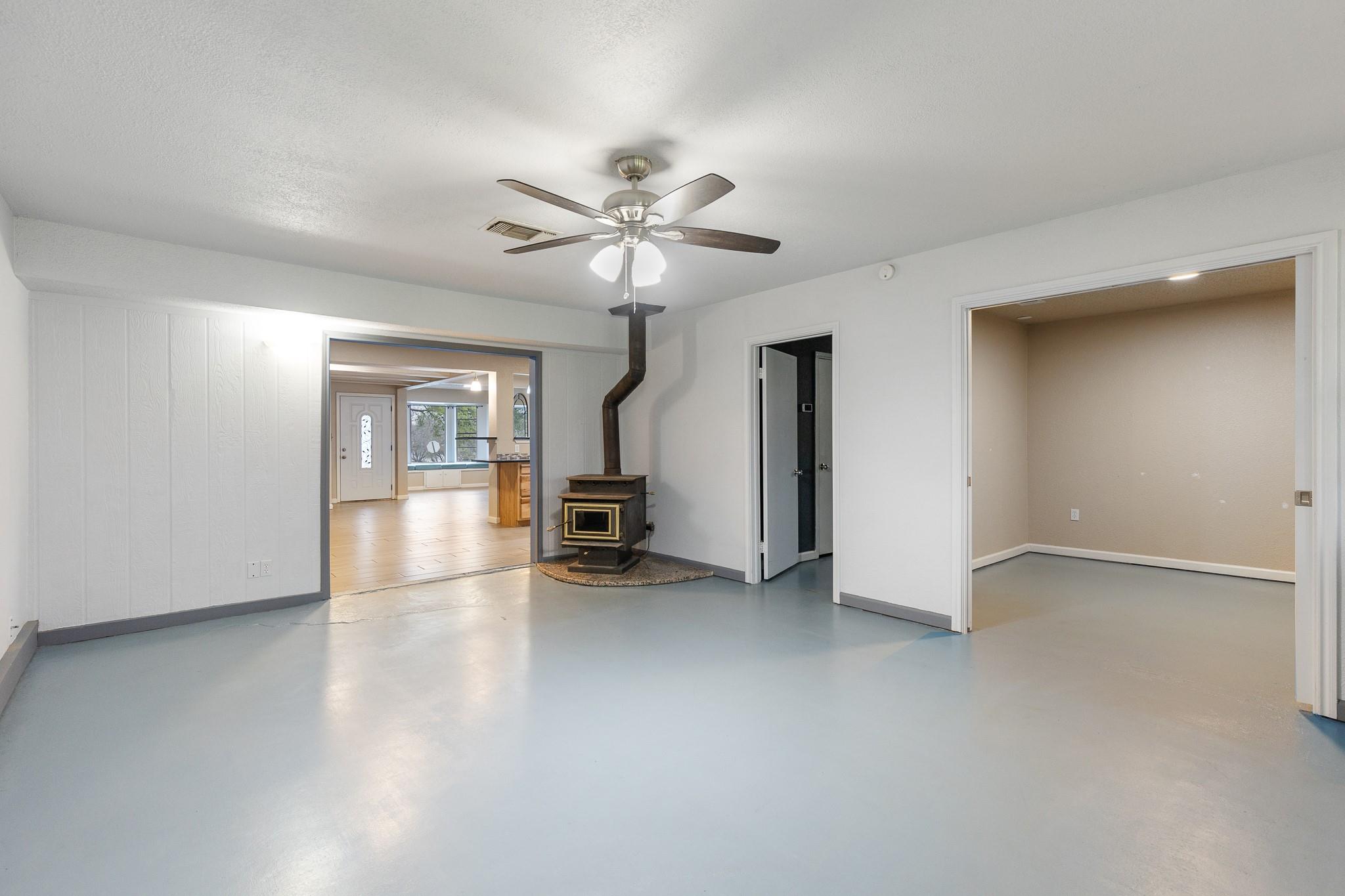 400 N River Oaks Dr, Burnet, TX 78611