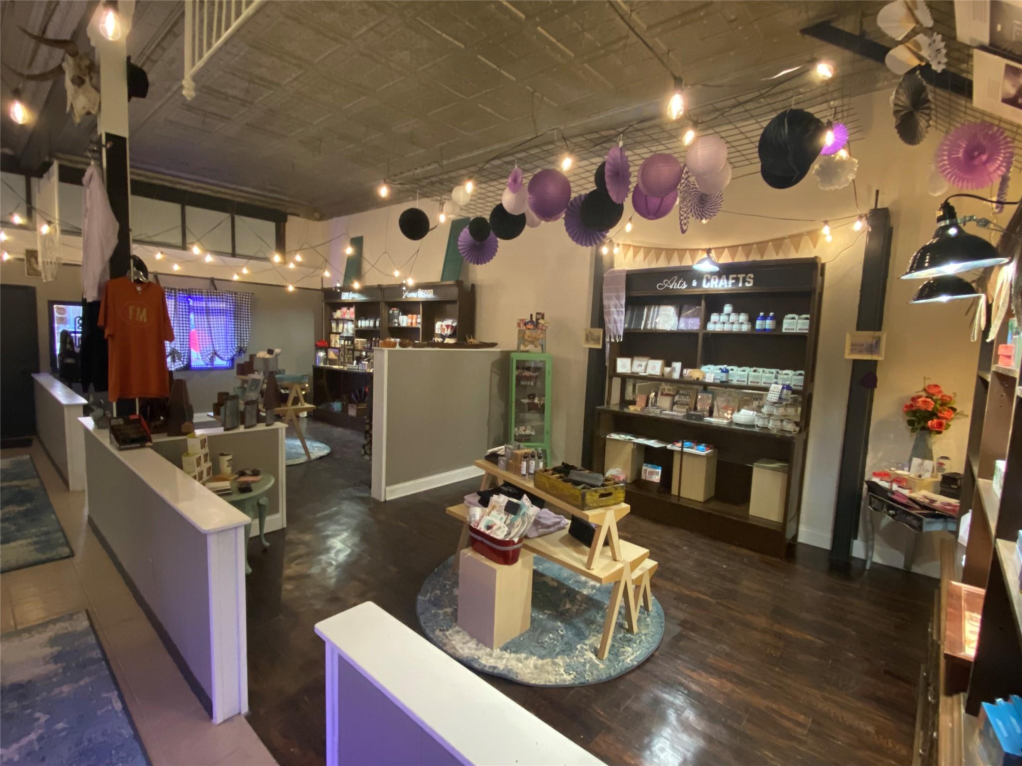 101 Story Ave, Florence, TX 76527