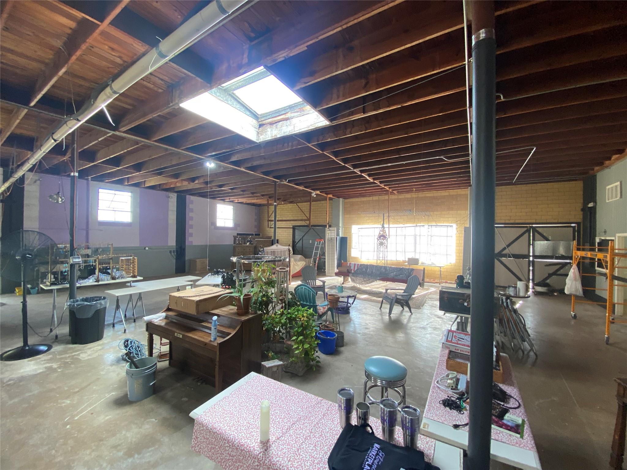101 Story Ave, Florence, TX 76527