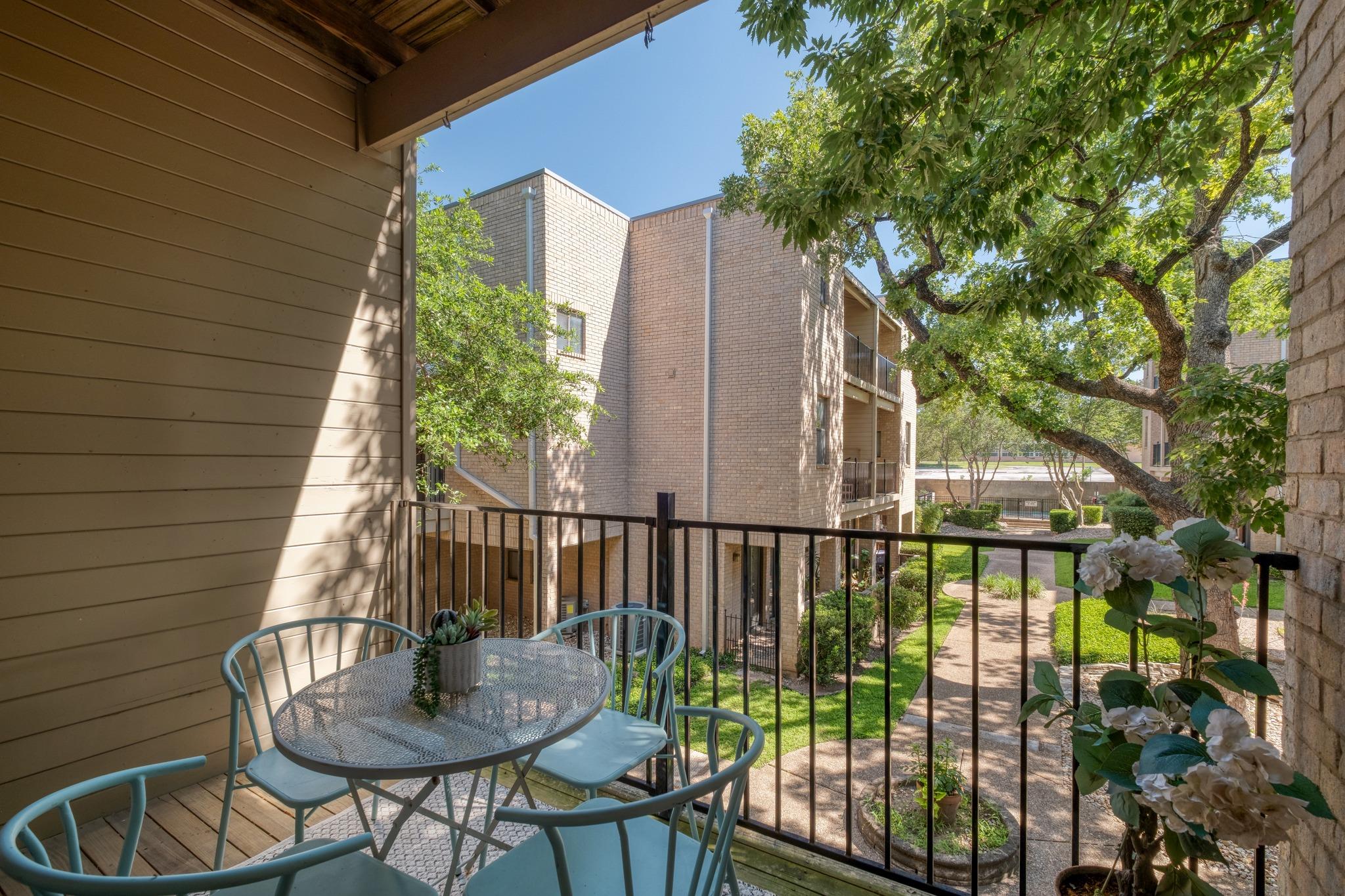 611 E 45th St # 19, Austin, TX 78751