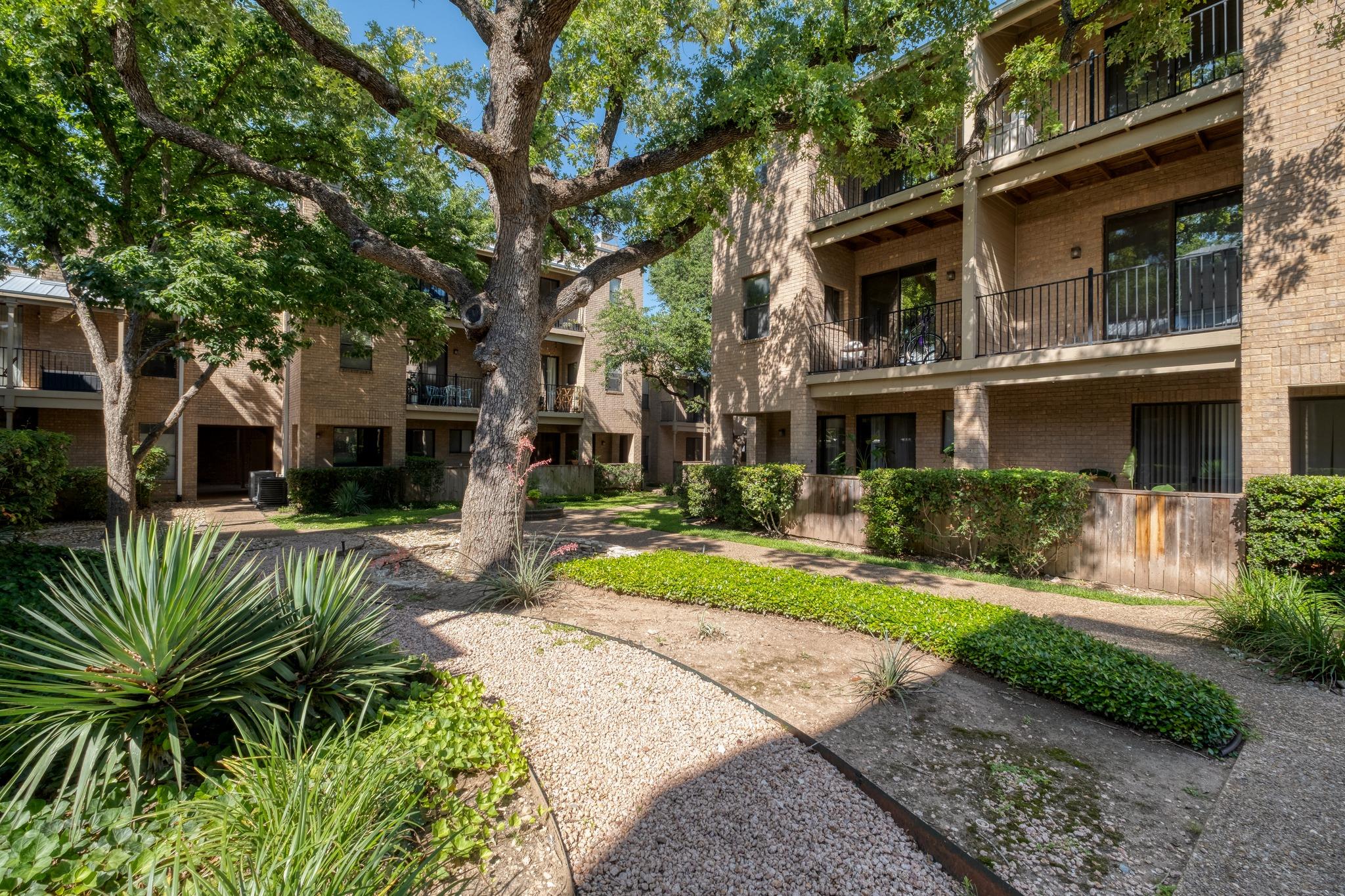 611 E 45th St # 19, Austin, TX 78751