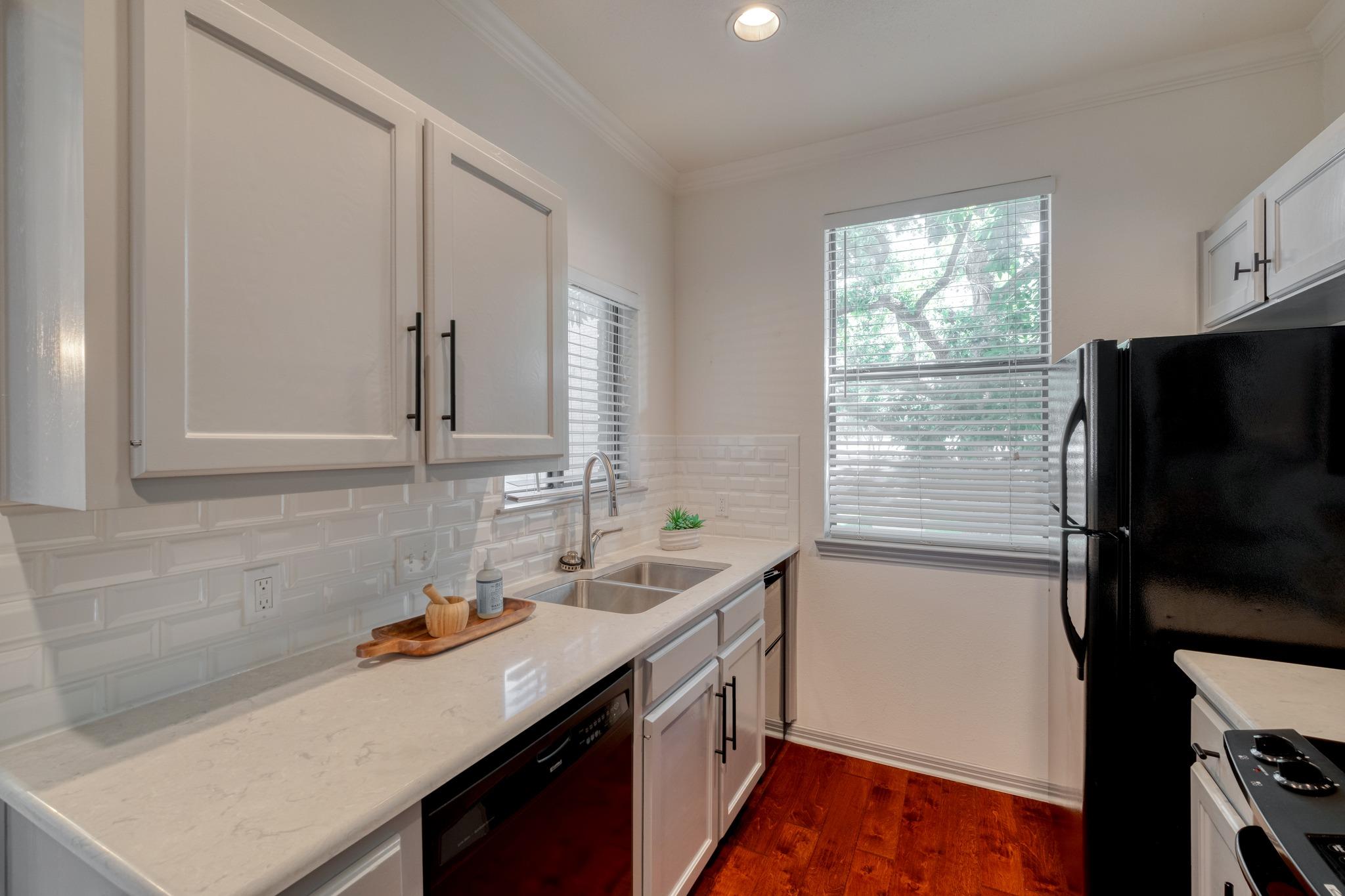 611 E 45th St # 19, Austin, TX 78751
