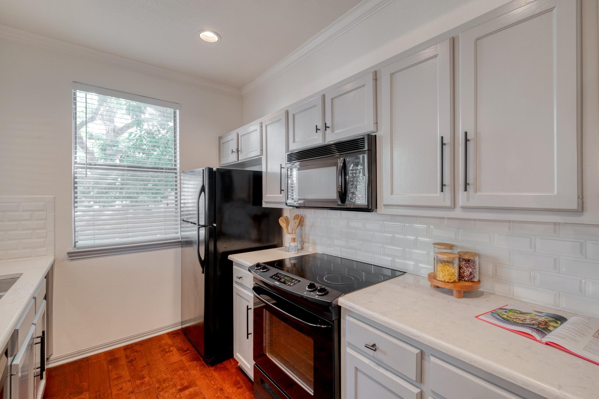 611 E 45th St # 19, Austin, TX 78751