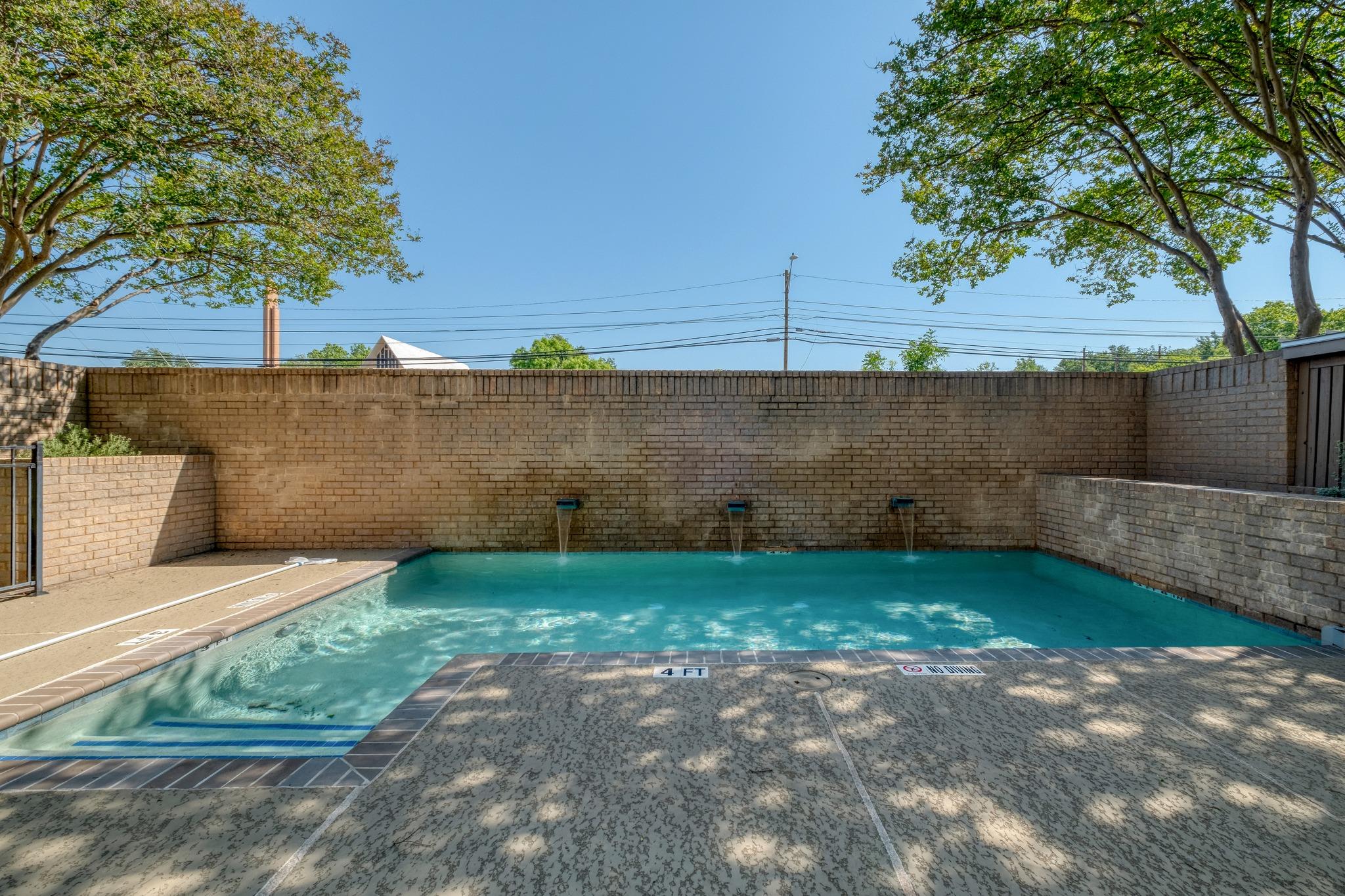 611 E 45th St # 19, Austin, TX 78751