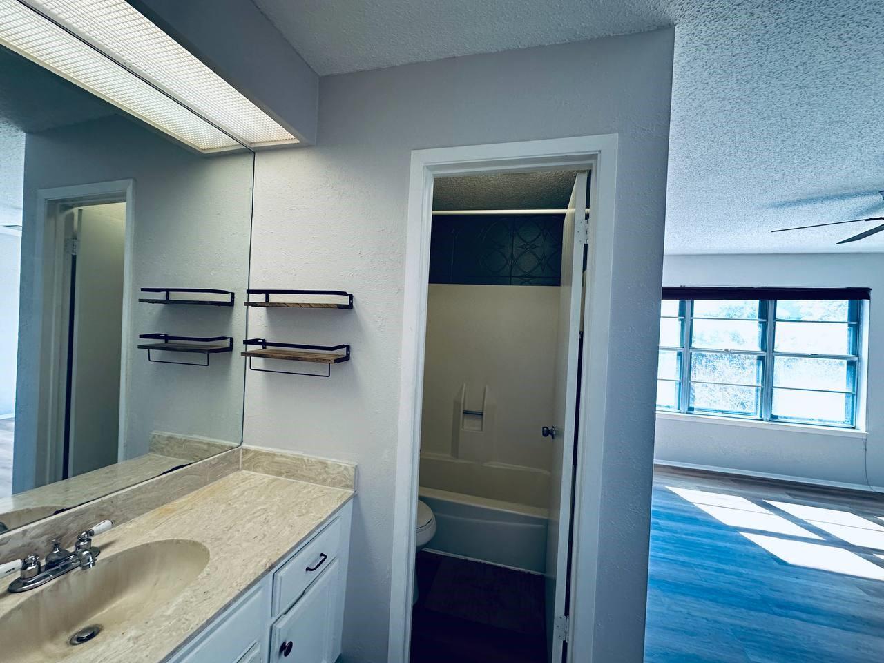 7265 S Coronado Cir # 131, Austin, TX 78752