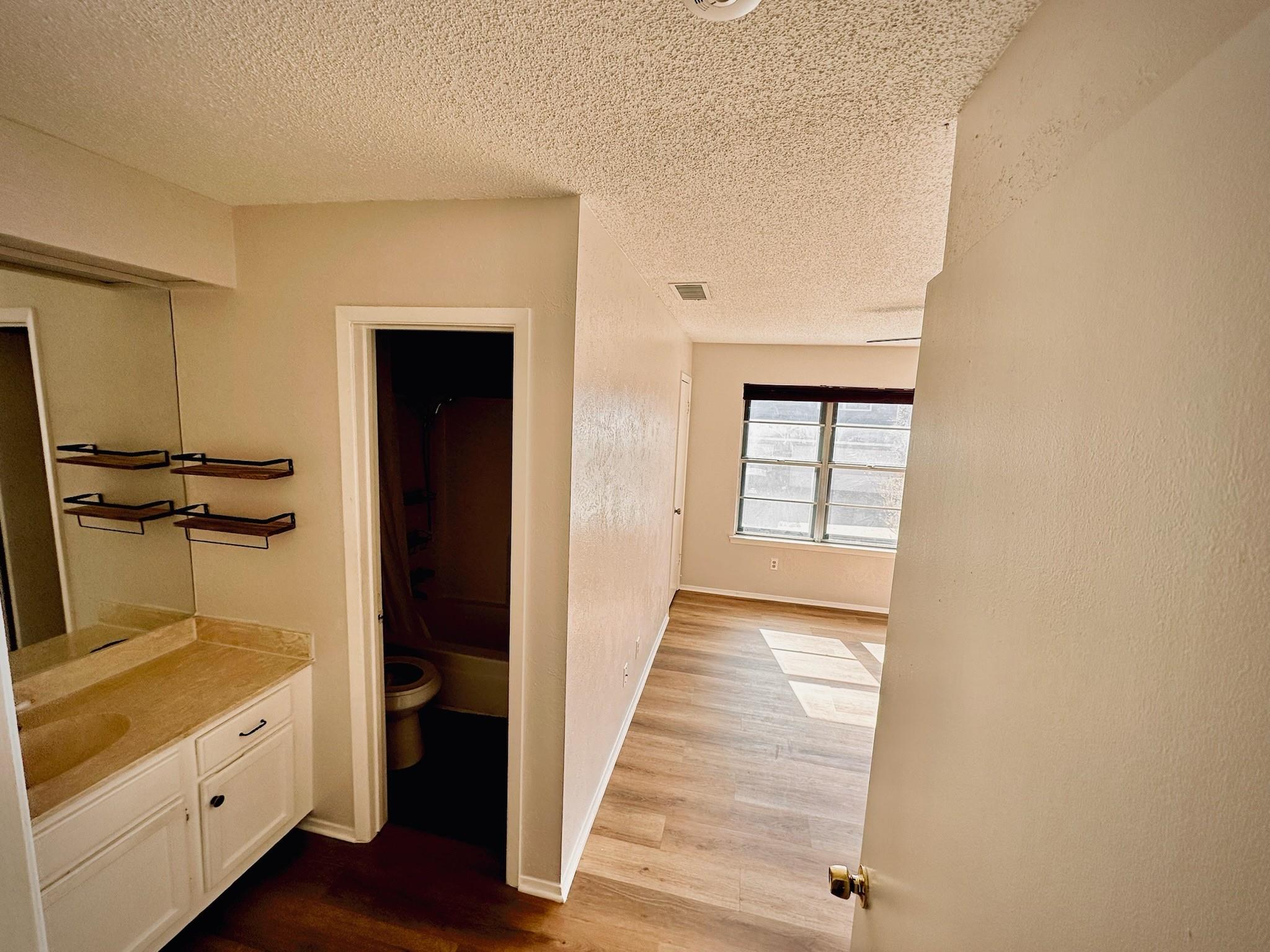 7265 S Coronado Cir # 131, Austin, TX 78752