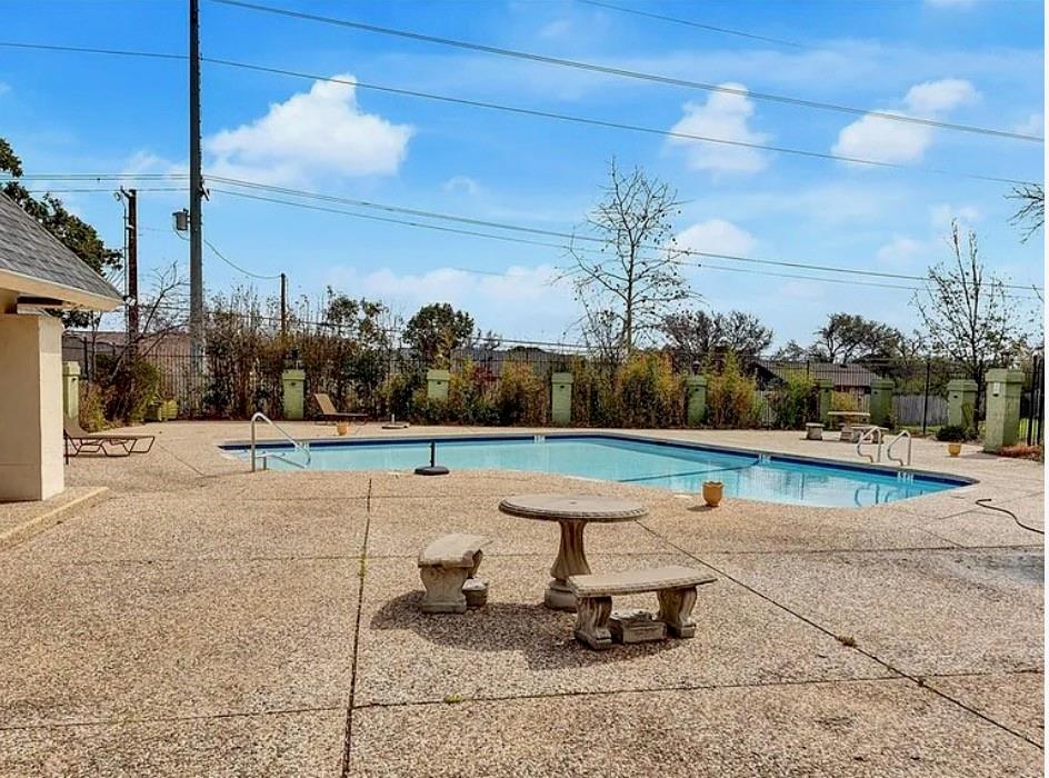 7265 S Coronado Cir # 131, Austin, TX 78752