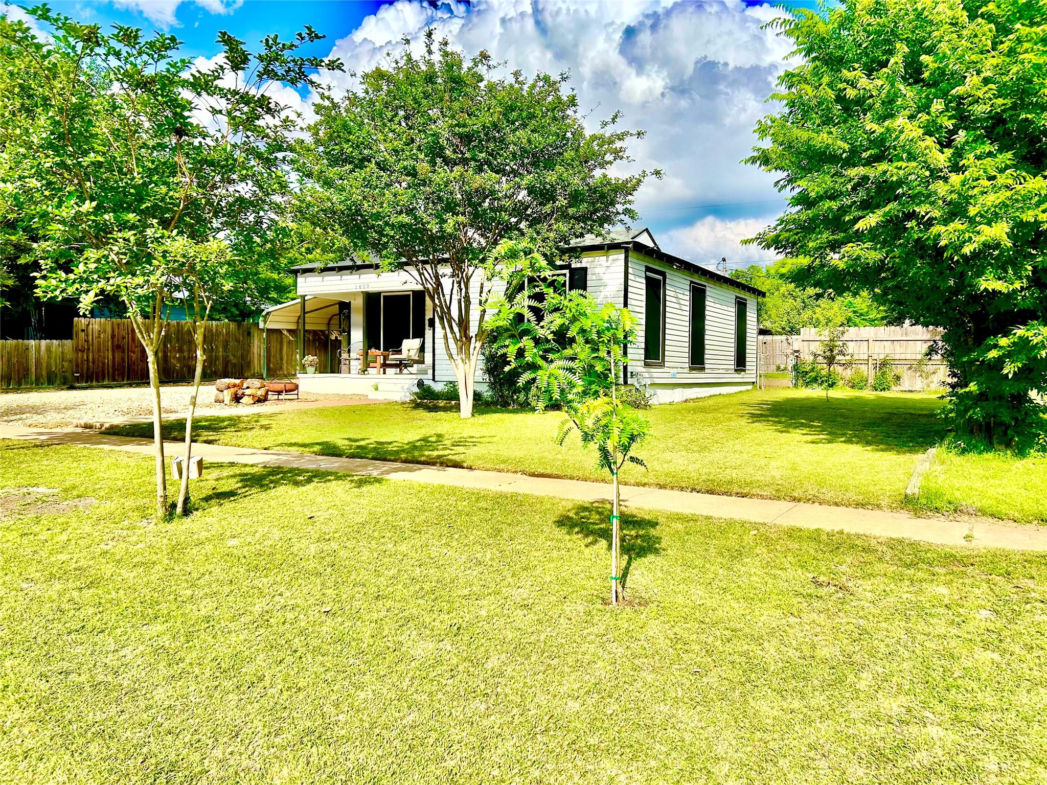 1409 S 13th St, Temple, TX 76504