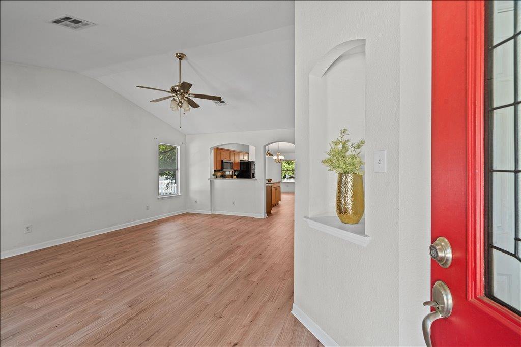 317 Bandstand Ln, Cedar Park, TX 78613