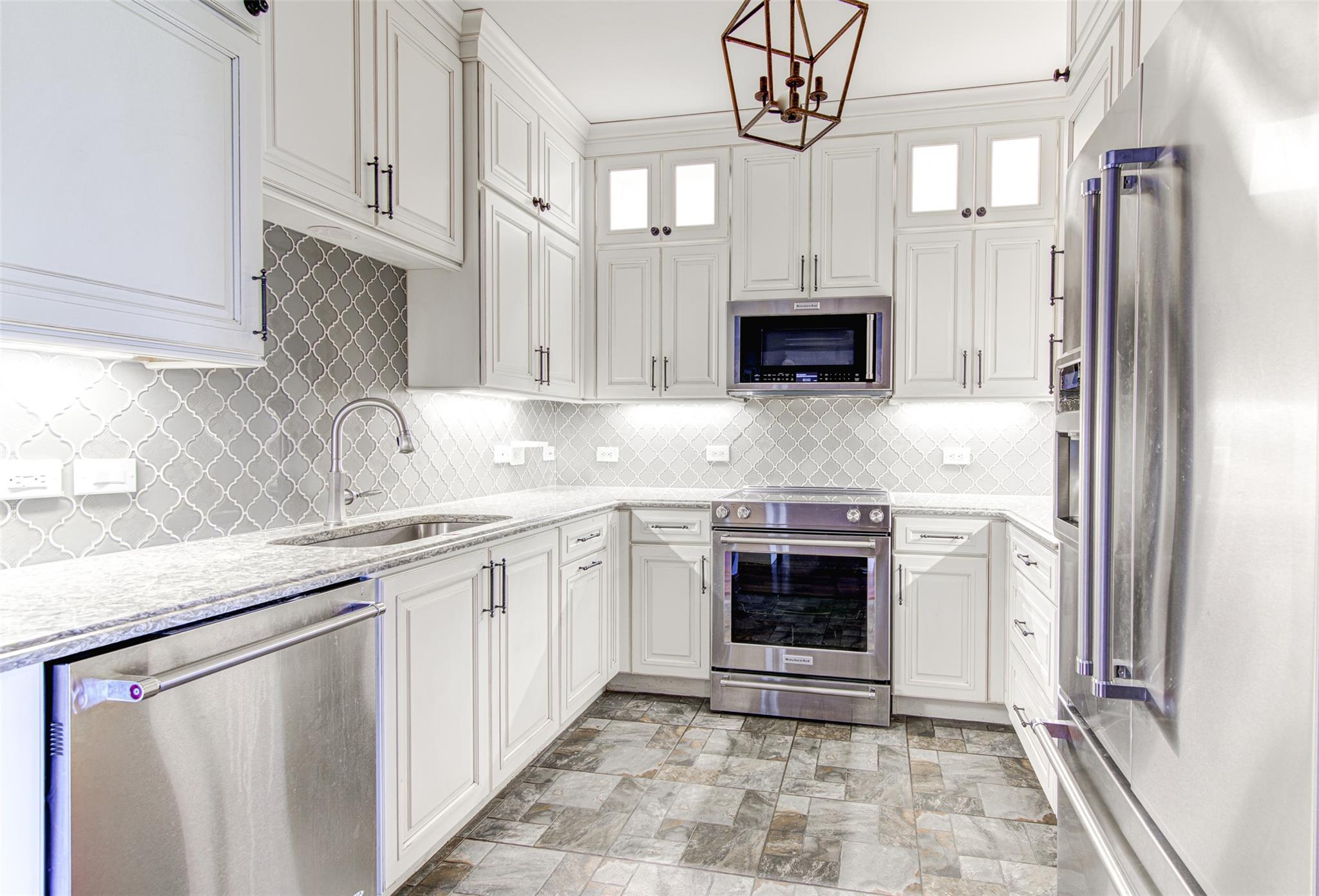 54 Rainey St # 706, Austin, TX 78701