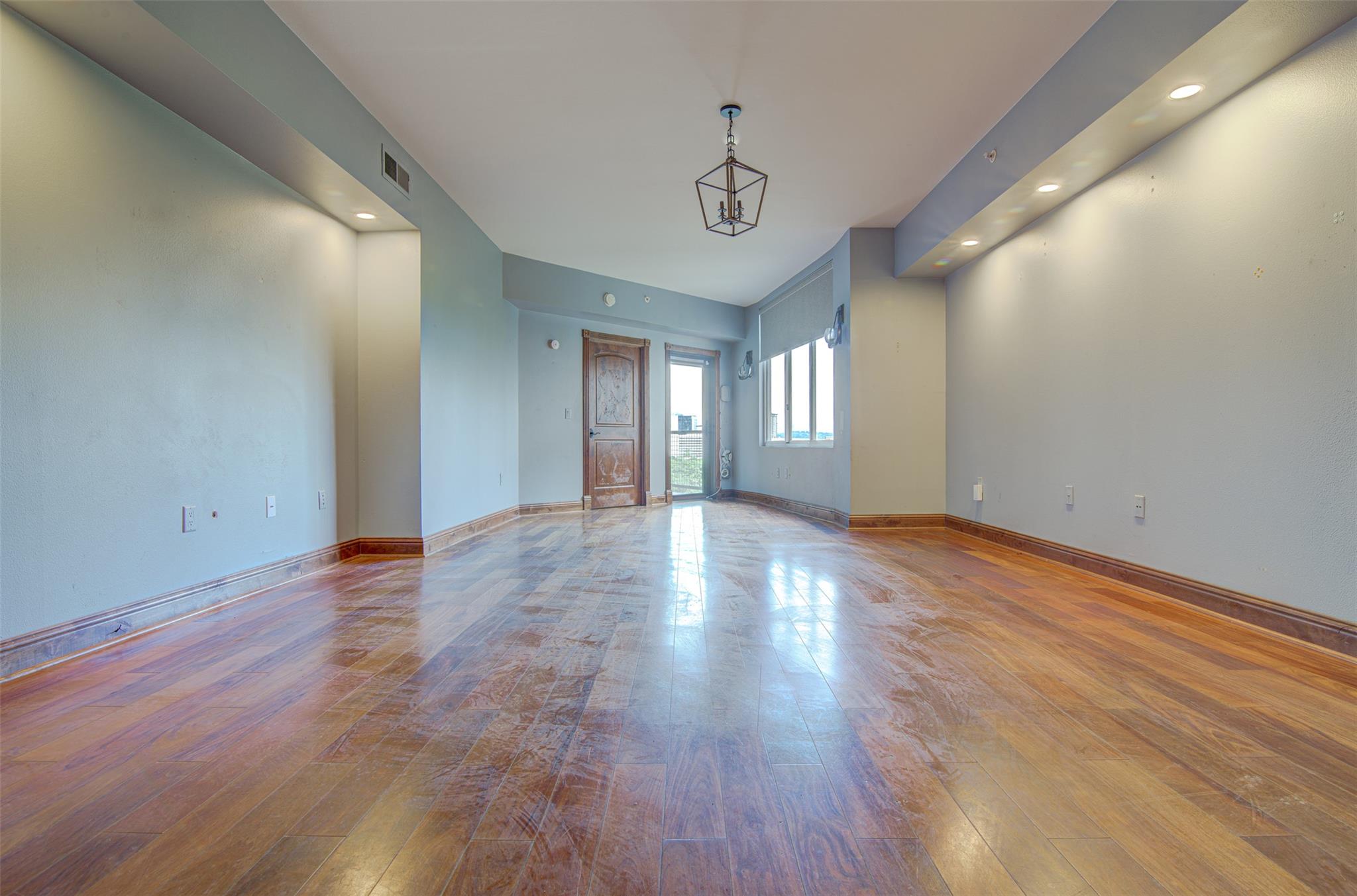 54 Rainey St # 706, Austin, TX 78701