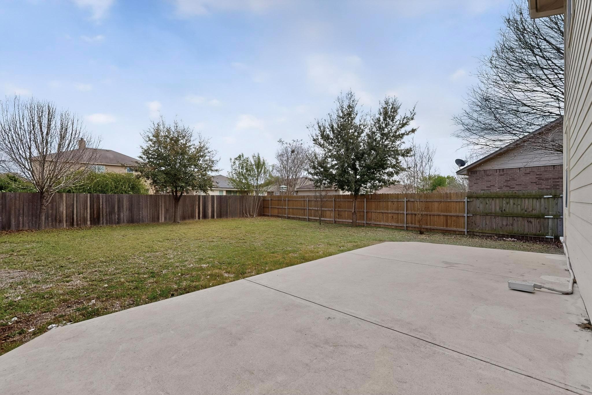 322 Lone Star Blvd, Hutto, TX 78634