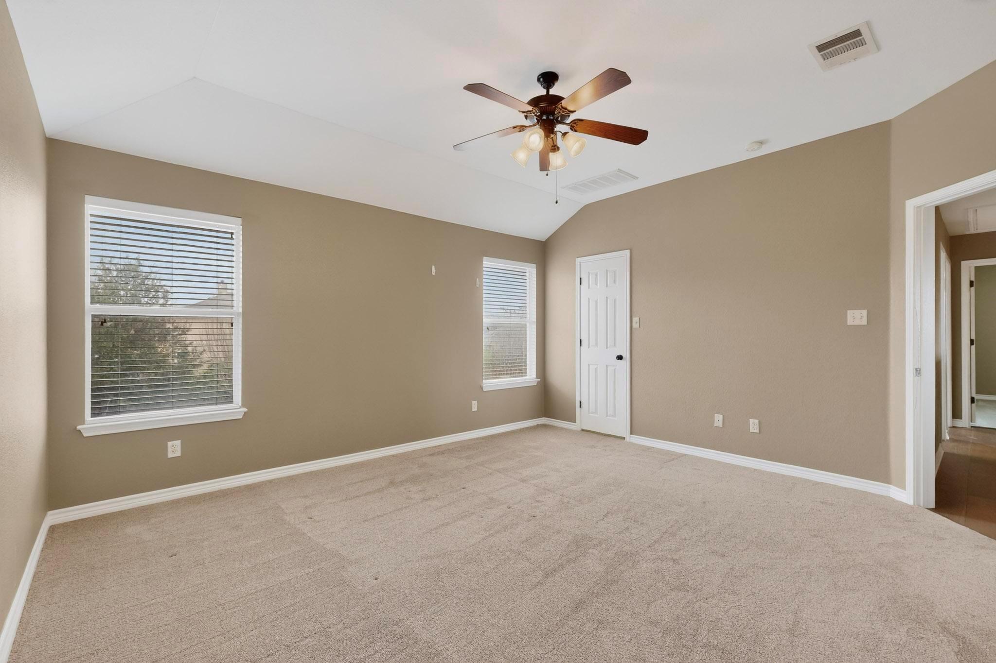 322 Lone Star Blvd, Hutto, TX 78634