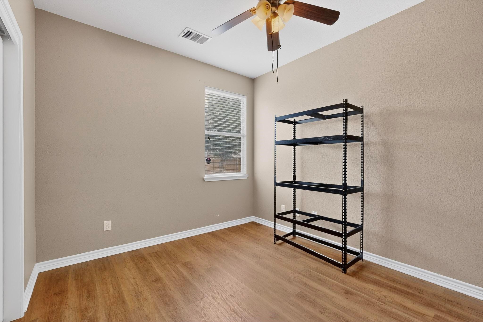 322 Lone Star Blvd, Hutto, TX 78634