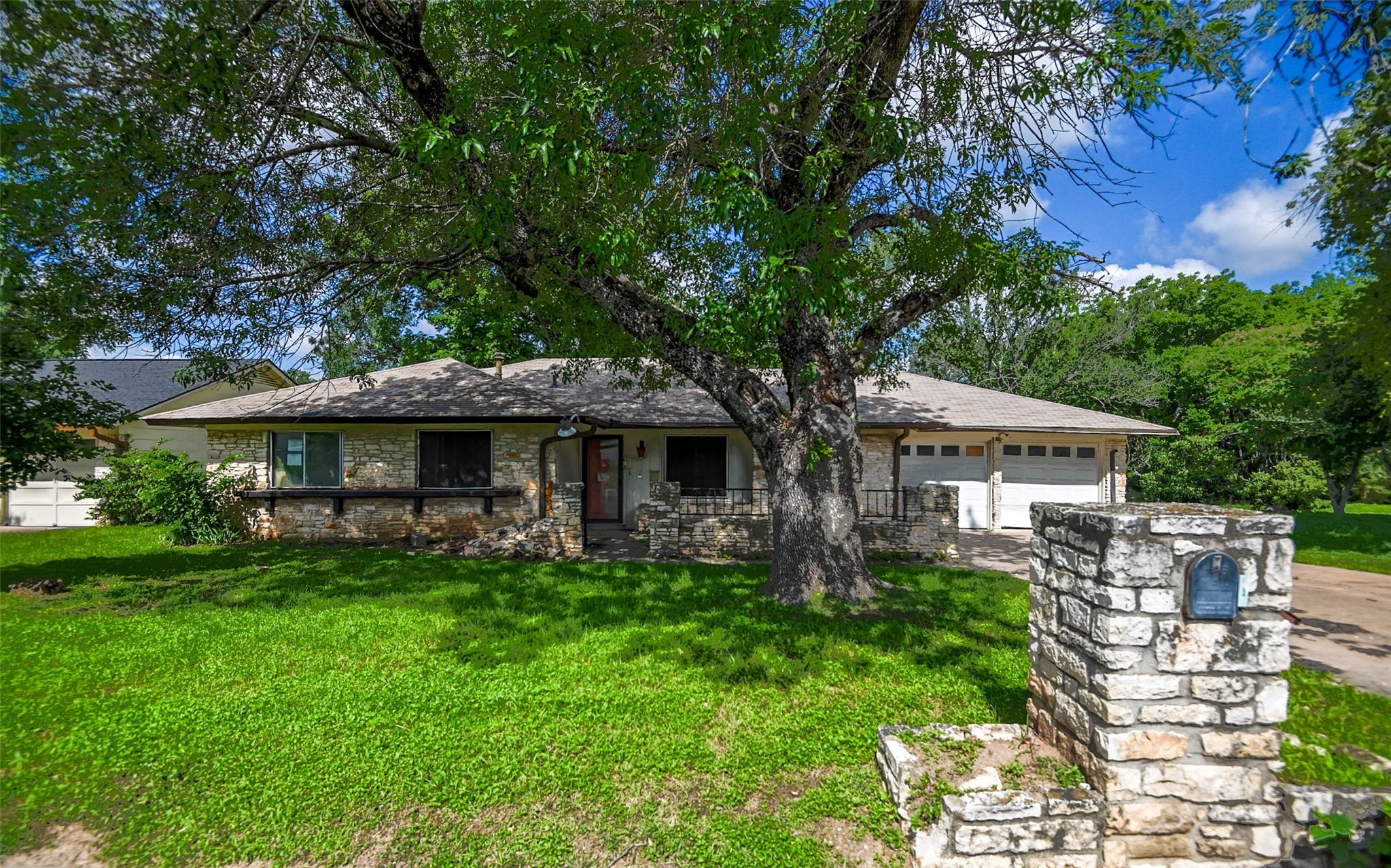 4614 Bundyhill Dr, Austin, TX 78723