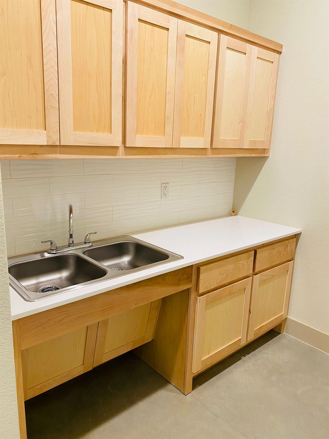 10824 E Crystal Falls Pkwy # 504, Leander, TX 78641