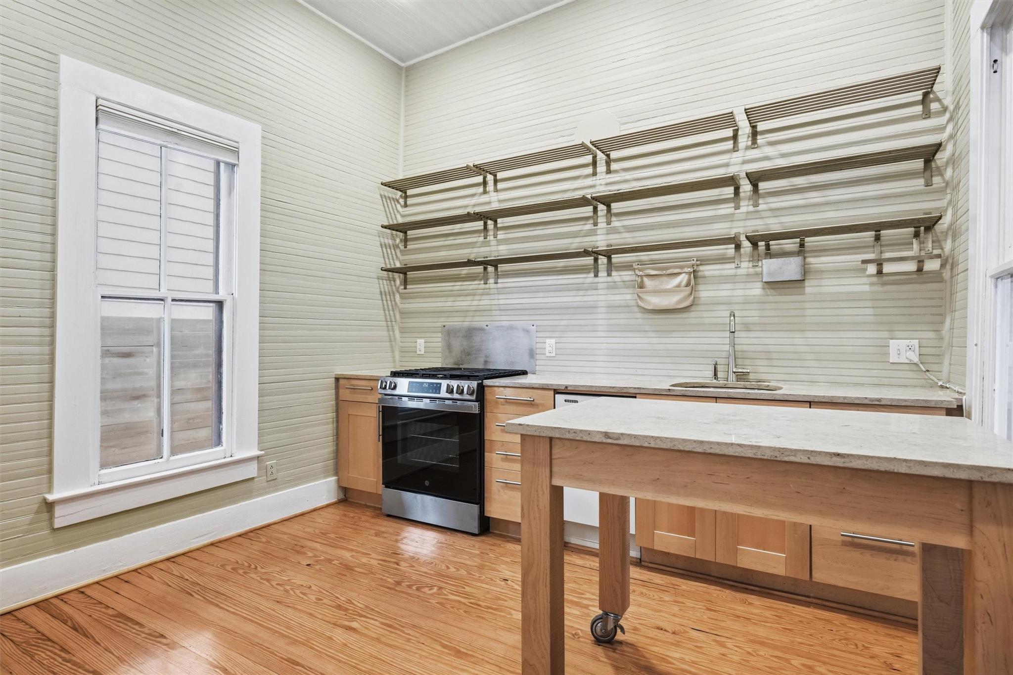1613 Drake Ave, Austin, TX 78704