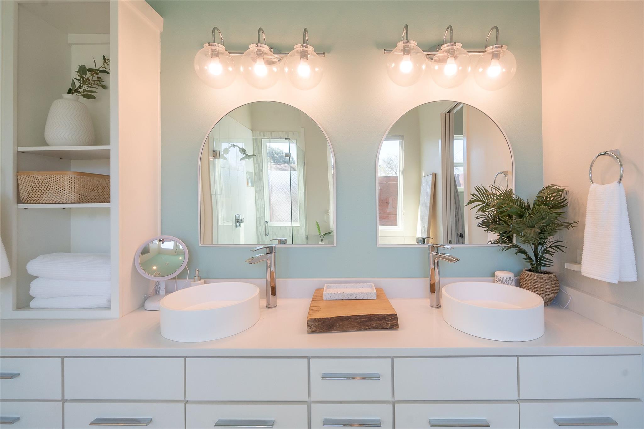8307 Hathaway Dr, Austin, TX 78757