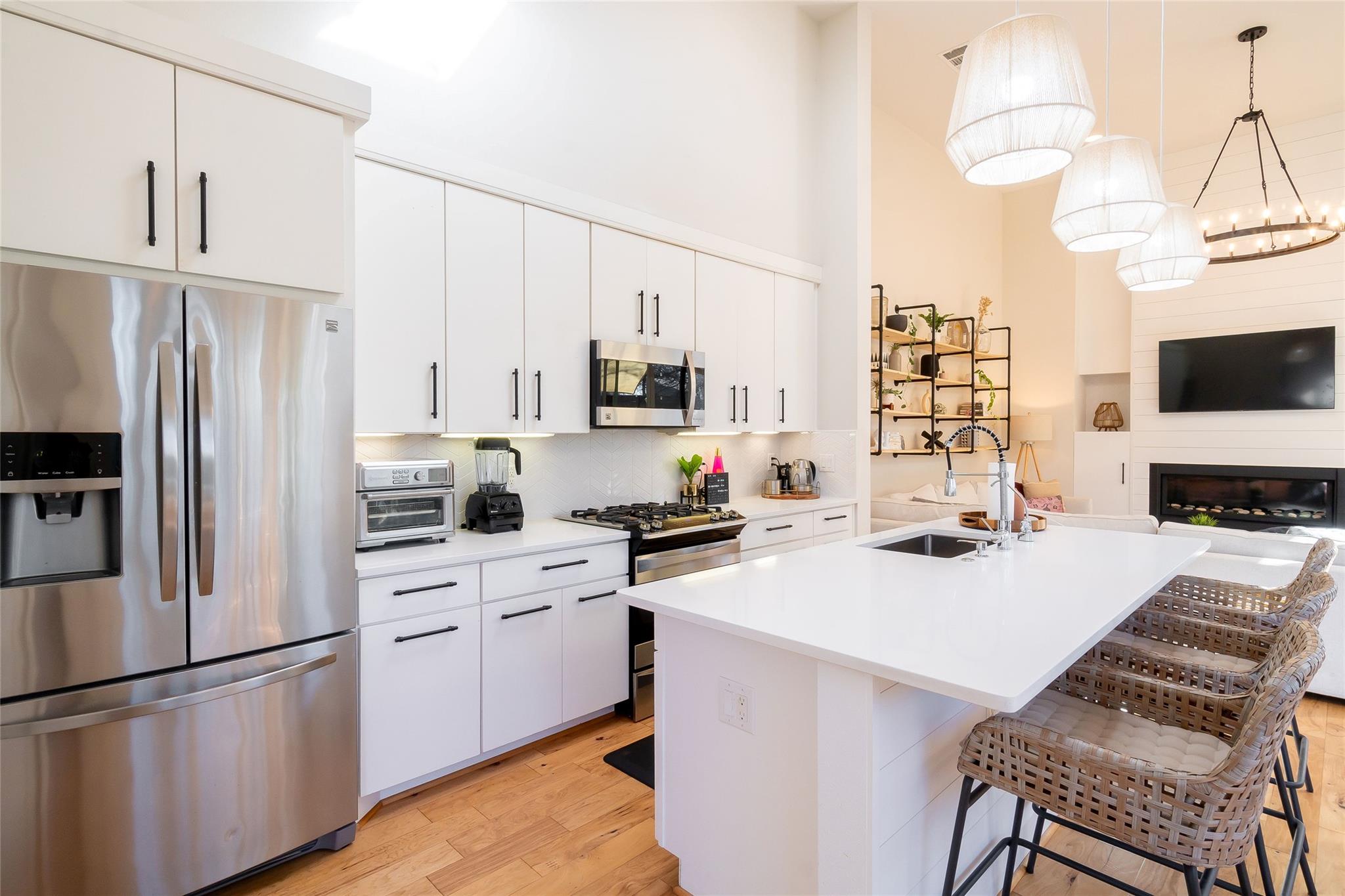 8307 Hathaway Dr, Austin, TX 78757