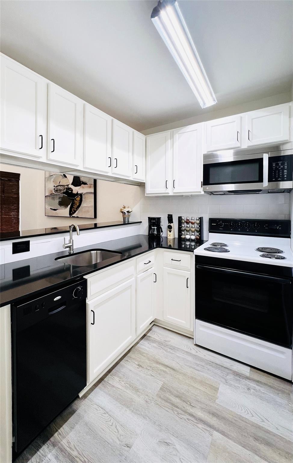 2815 Rio Grande St # 204, Austin, TX 78705