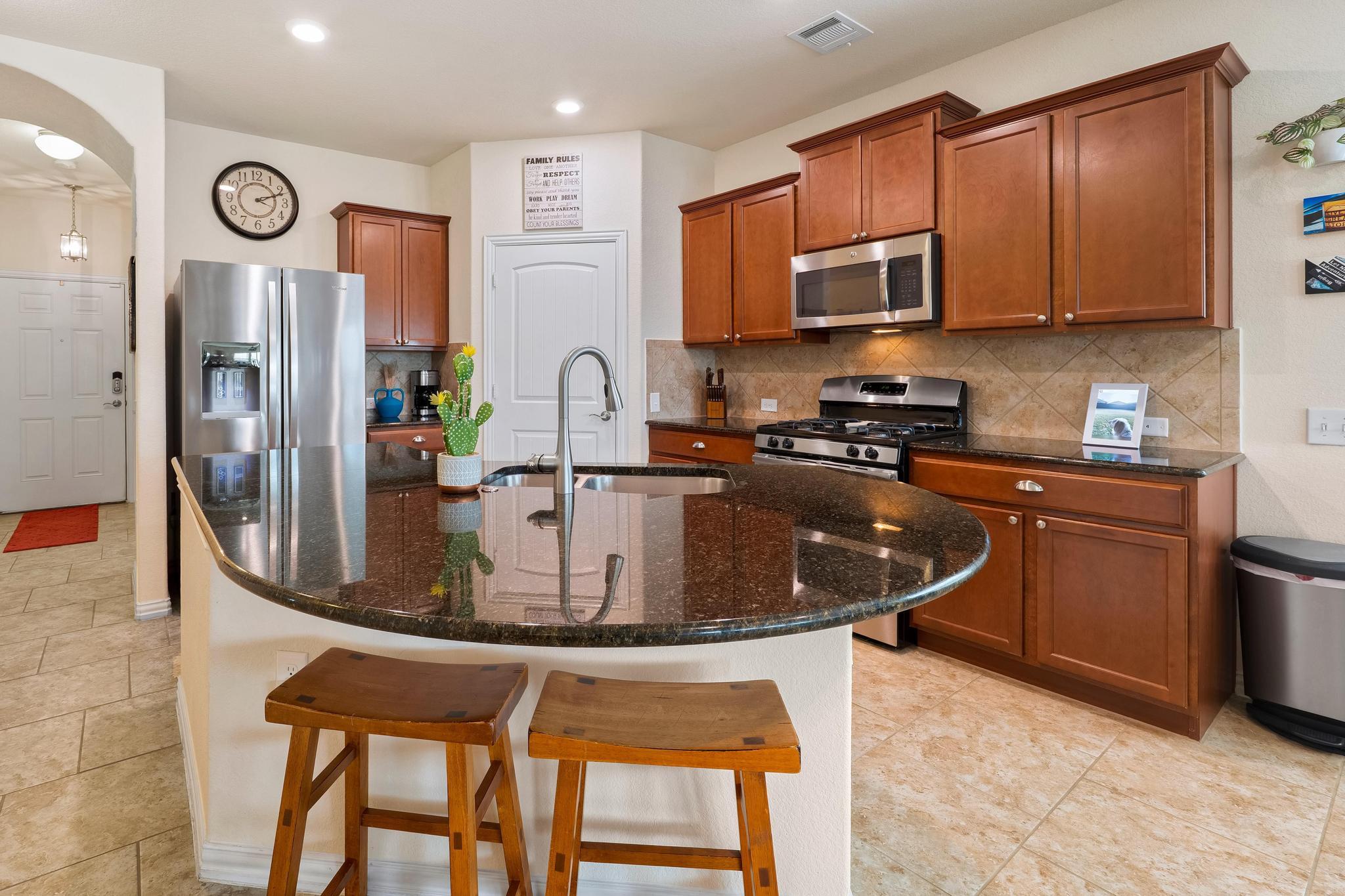 6905 Vail Ridge St, Austin, TX 78744