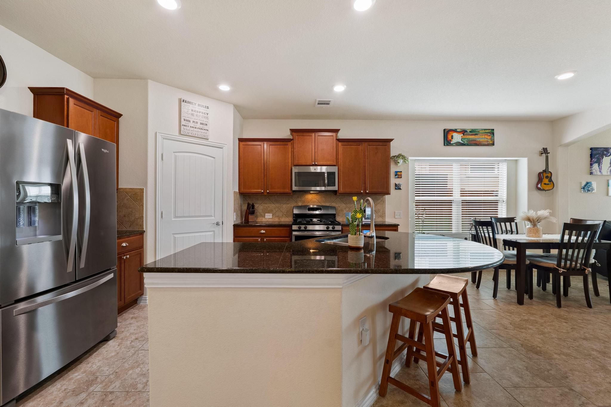 6905 Vail Ridge St, Austin, TX 78744