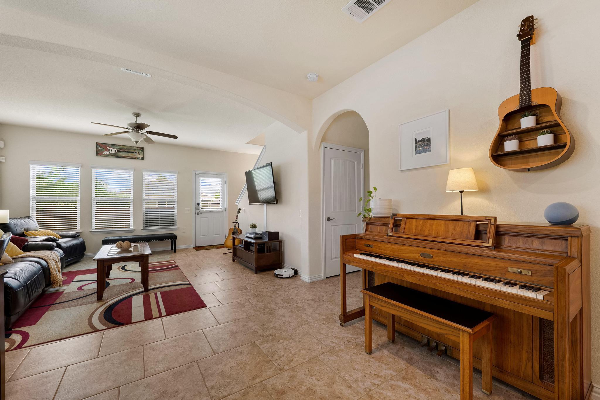 6905 Vail Ridge St, Austin, TX 78744