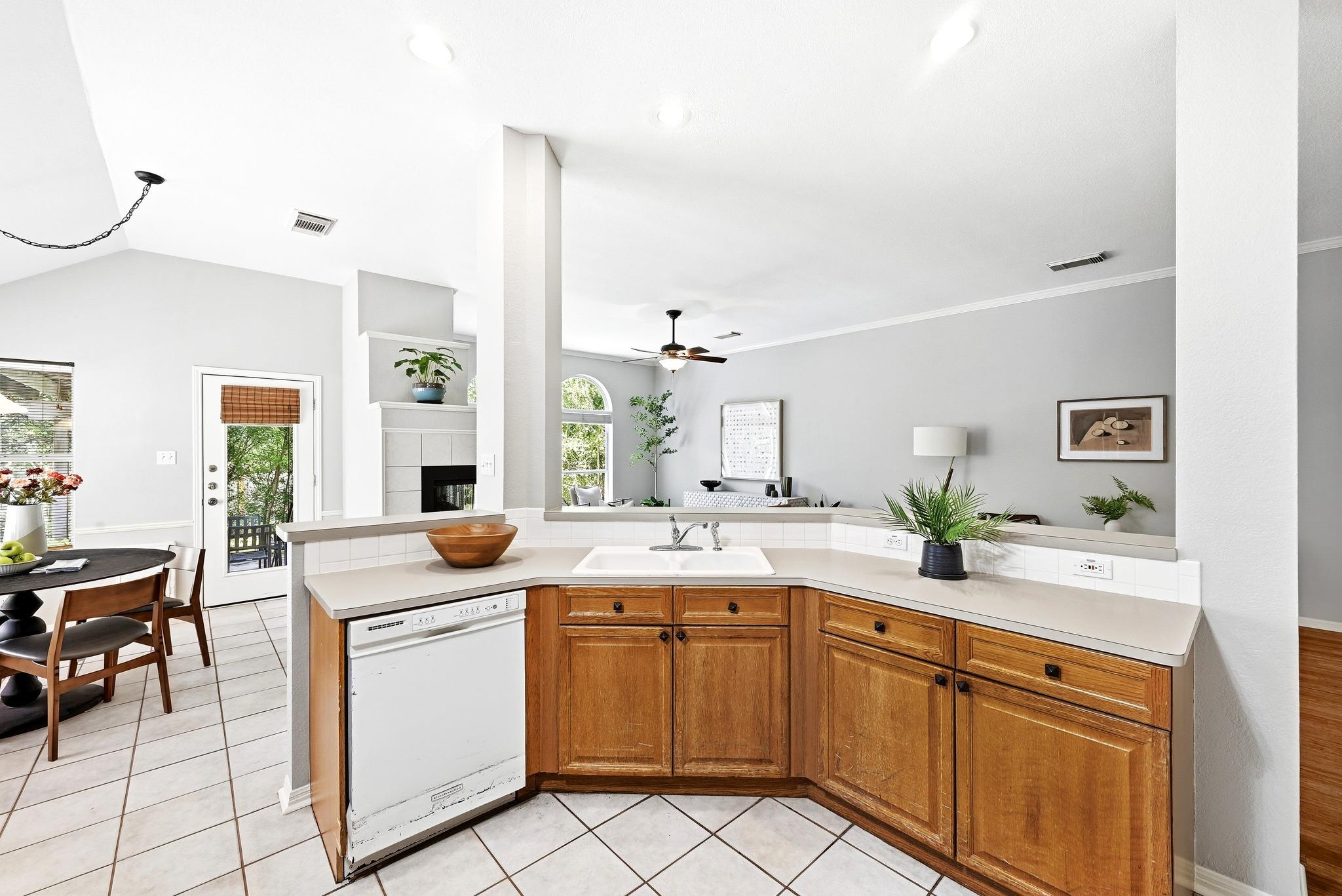 7121 Ridge Oak Rd, Austin, TX 78749