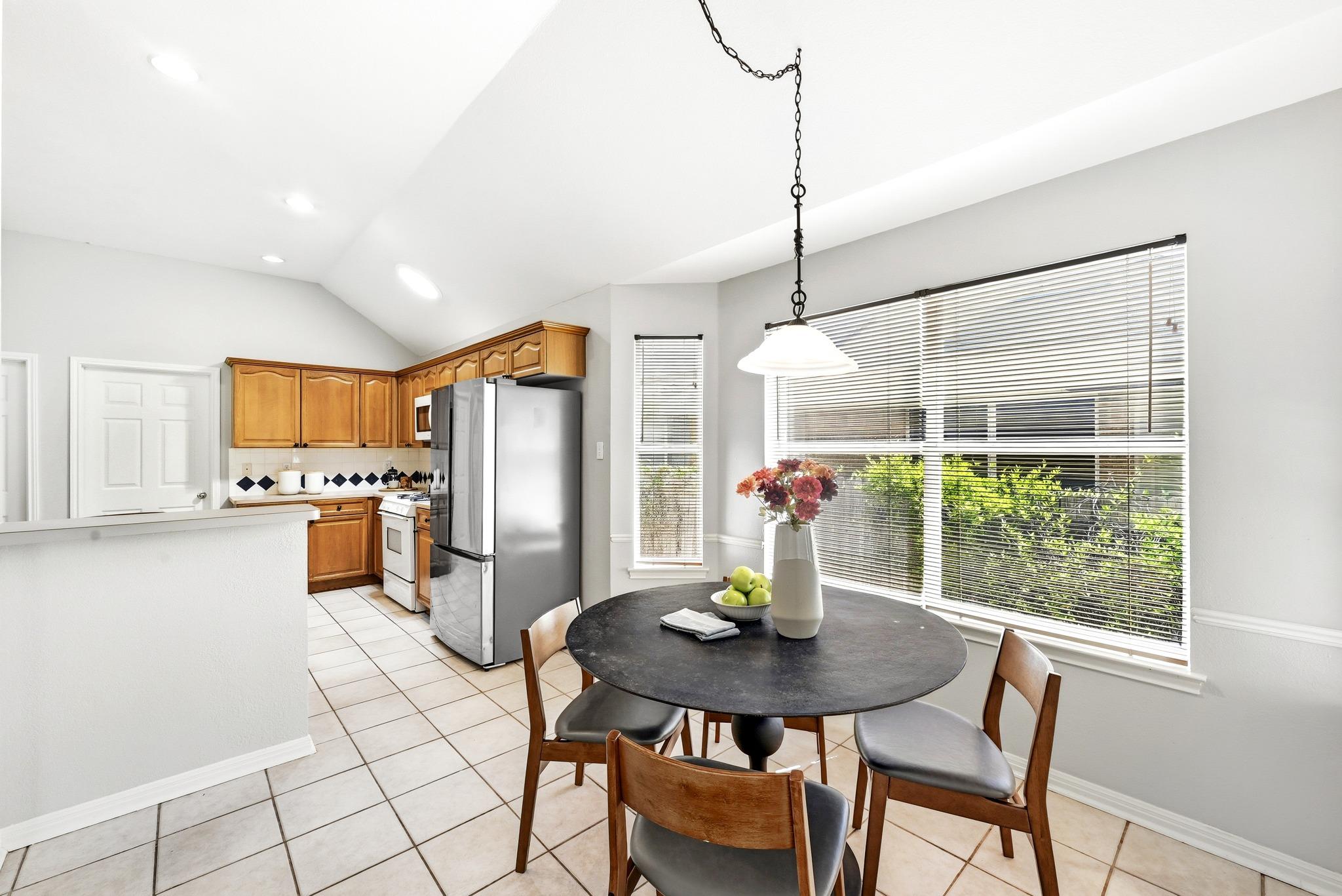 7121 Ridge Oak Rd, Austin, TX 78749